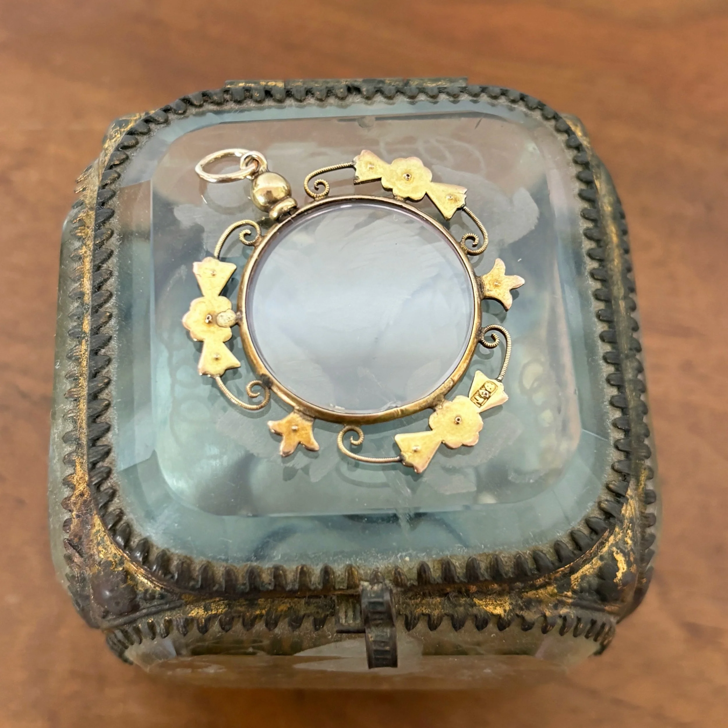 CA297 seed pearl open locket 6.jpg