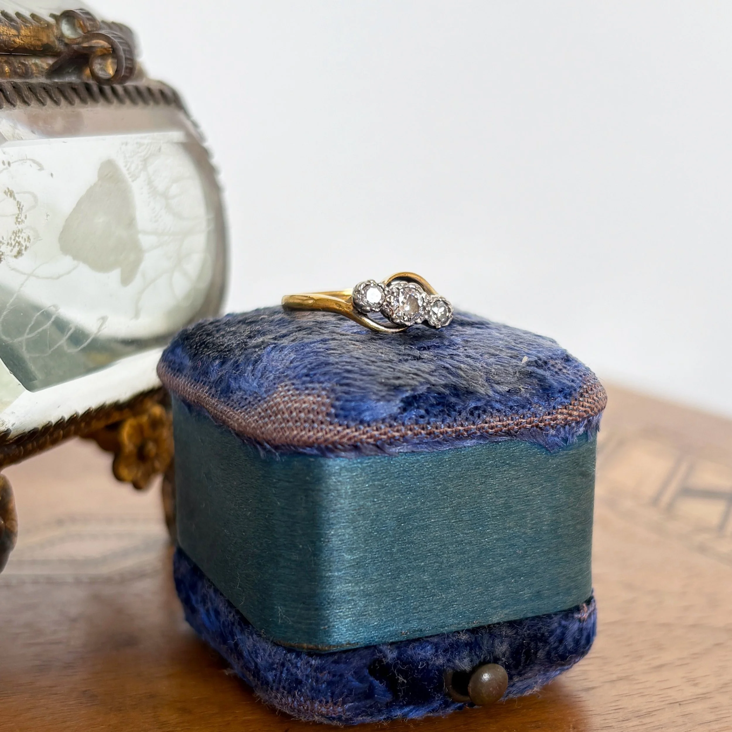 RA353 three stone dia 10.jpg