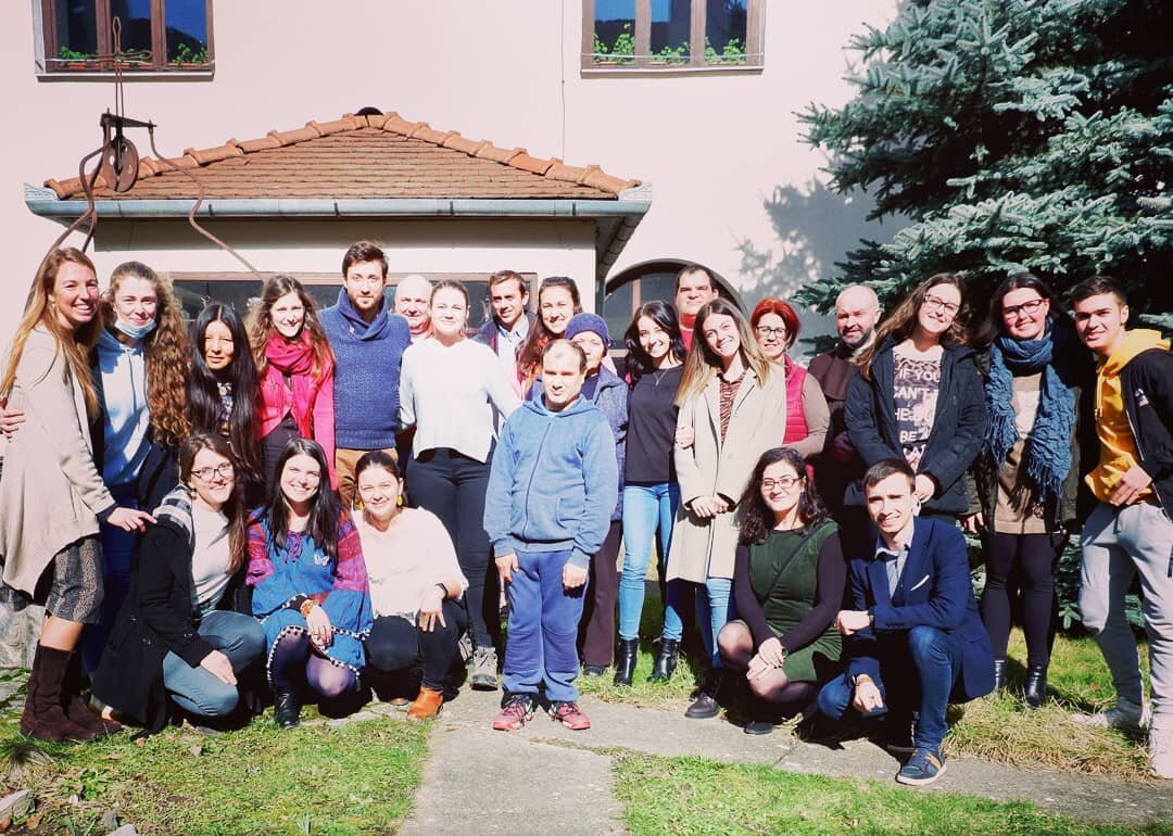 Trimisă de la o familia mare din Rom&acirc;nia p&acirc;nă la Buenos Aires pentru 14 luni de misiune! Ne rugam pentru tine, Dora!
#puncteinima_romania #argentina #misiune #voluntariat #familia