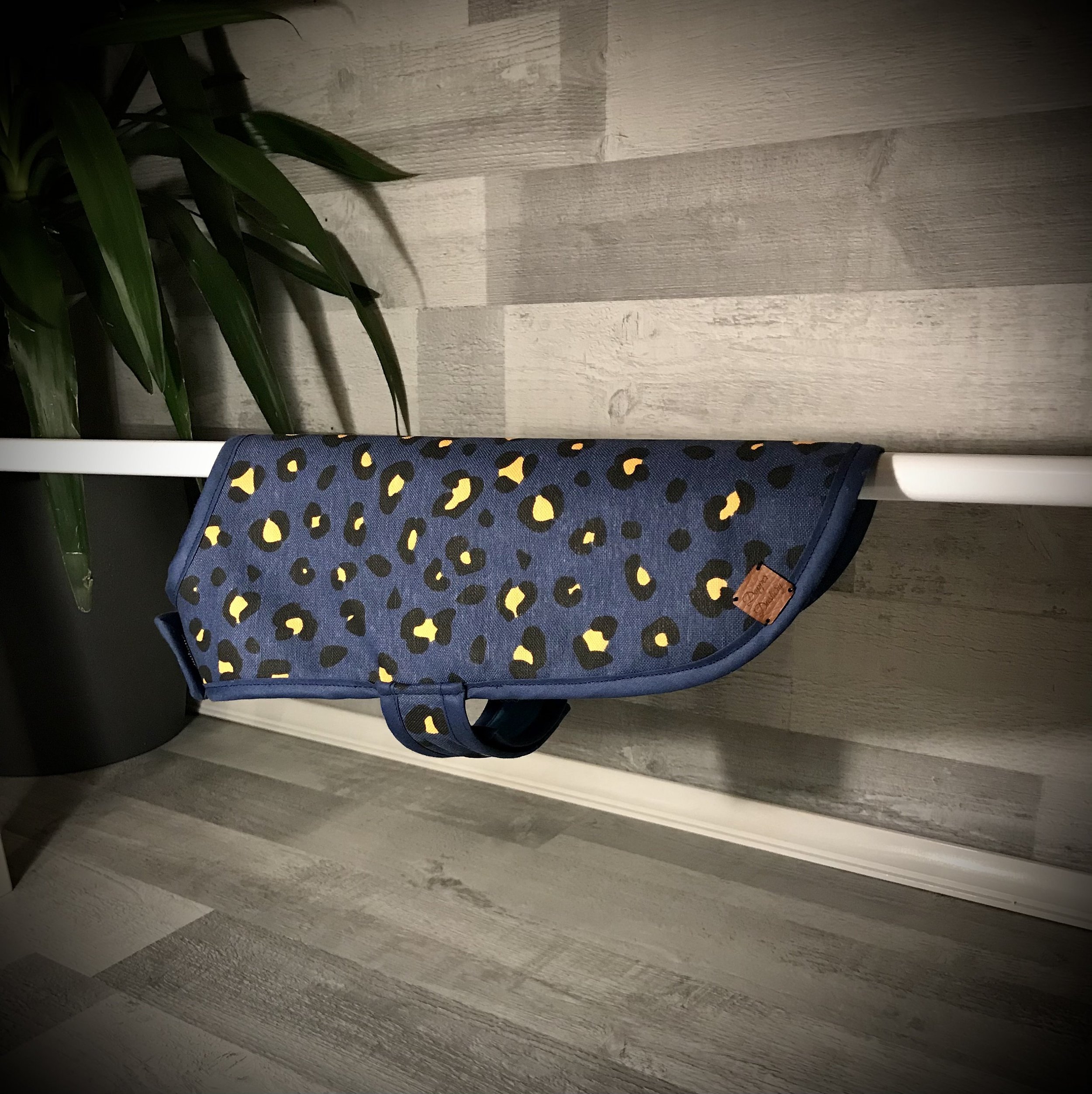 https://i.etsystatic.com/26998722/r/il/2acaec/2887811773/il_fullxfull.2887811773_bua1.jpg
