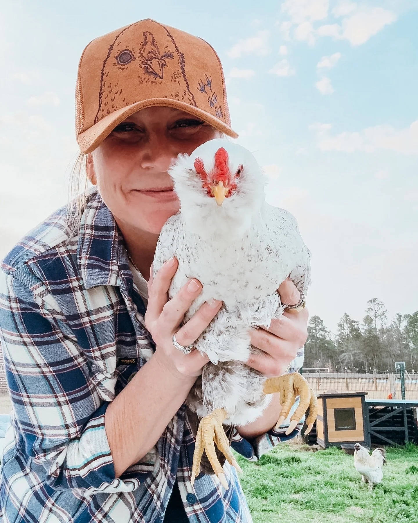 Another moment for this hat that @bougiebrimhatco custom made me. She captured Olive&rsquo;s personality perfectly with the wink 😉 She&rsquo;s one of the most talented people I know, so if you&rsquo;ve been wanting a custom piece, reach out to her! 