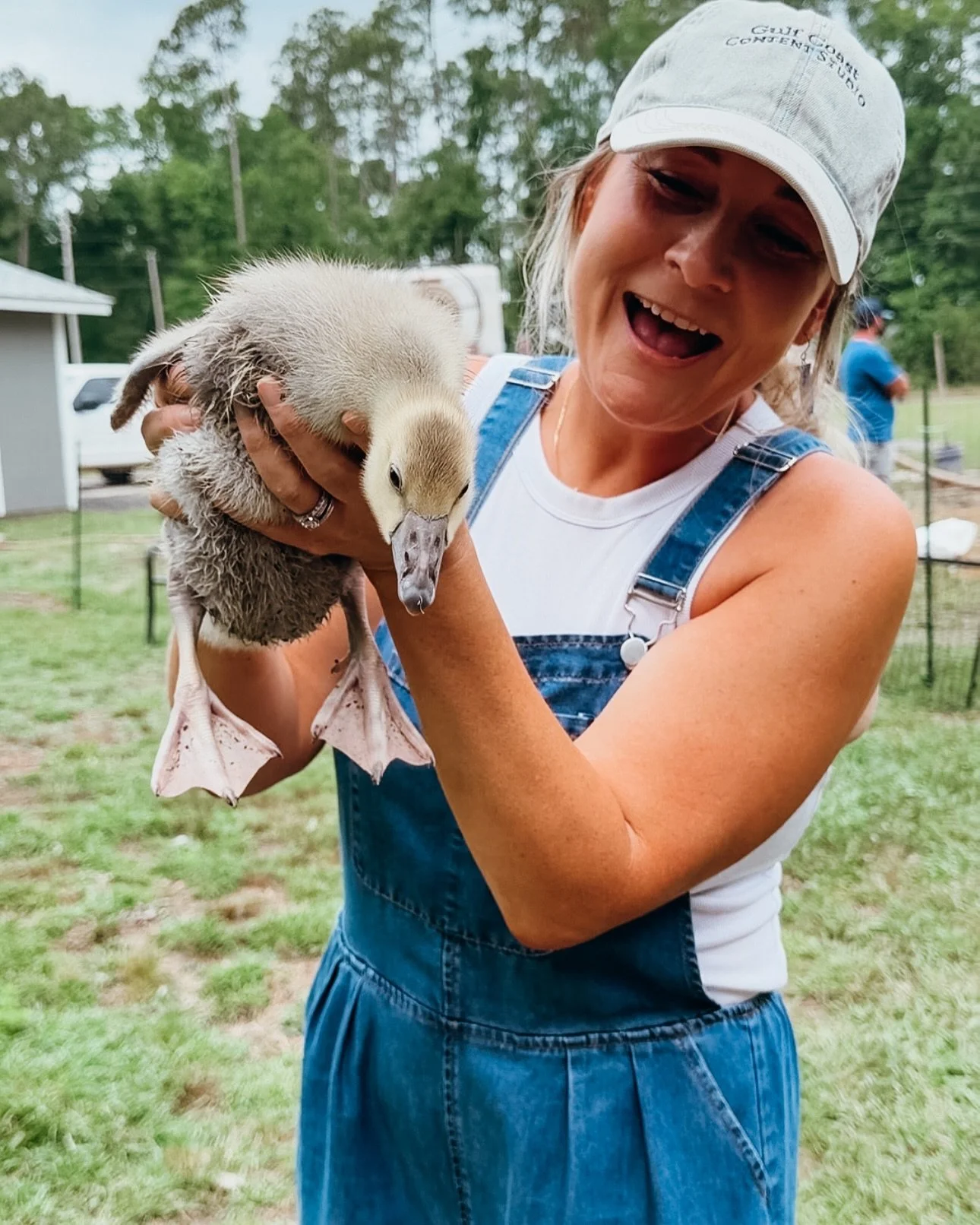 This is Silly, the goose, she belongs to my friend Jessica. I was absolutely shocked to see how much she has grown in 2 weeks!! The second pic was taken on April 23. I can&rsquo;t wait to see how she looks full grown. Jess has done such a good job at