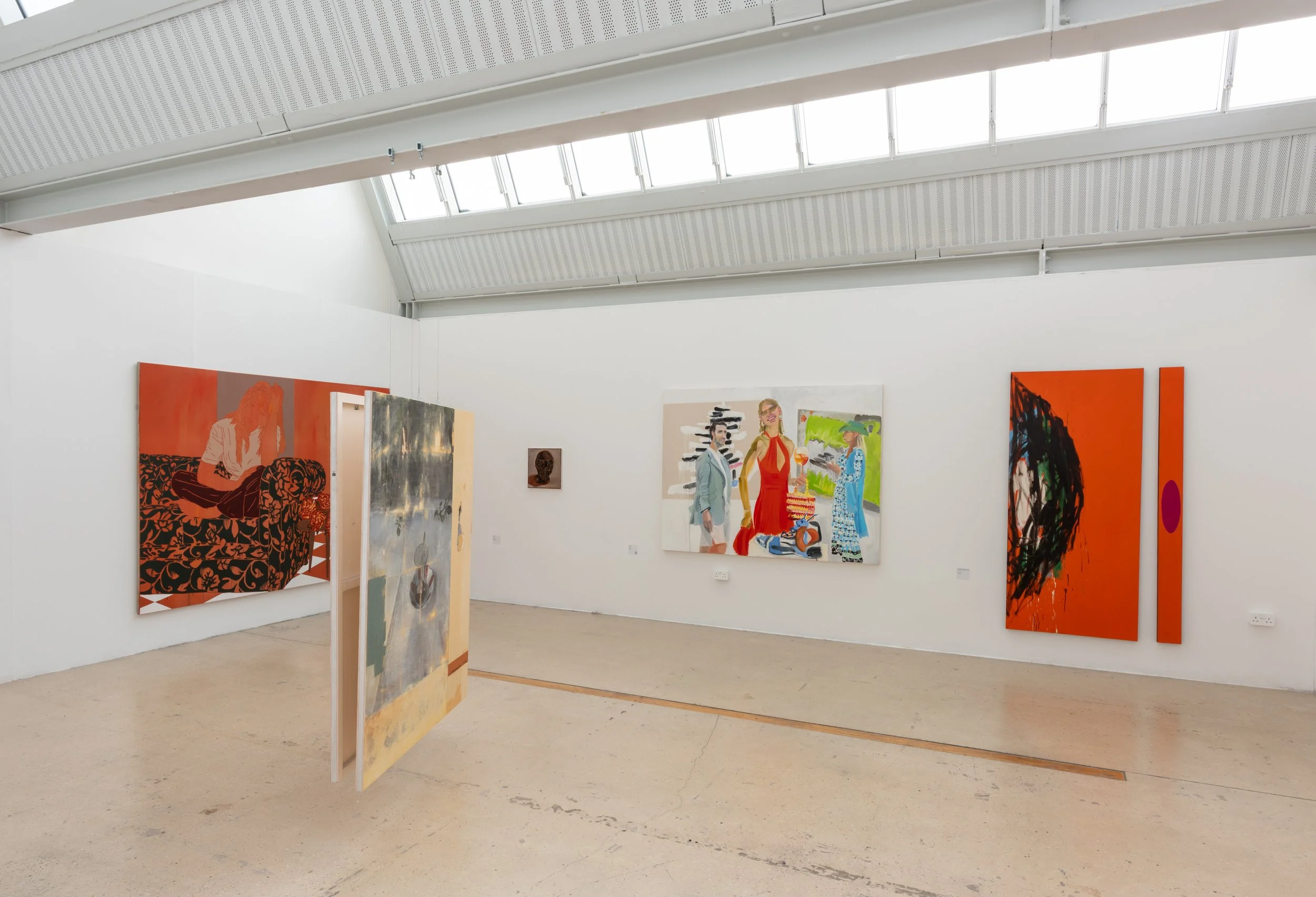 Show Piece, 2026. 150 x 200cm. Oil on canvas. (MA Painting RCA install, alongside works by Isaac Andrews, Marina Porta Perera, Daniela Commey and Anna Lauree.)