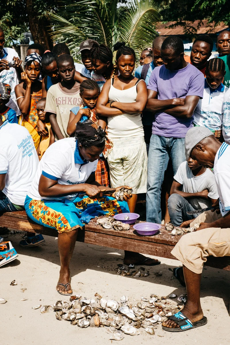LOWRES_FUNNELL_20180505_SierraLeone_Oysters_16-32-43.jpg