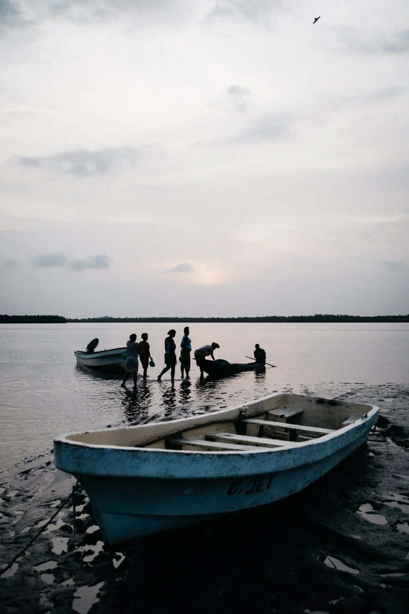 LOWRES_FUNNELL_20180504_SierraLeone_Oysters_07-47-29.jpg