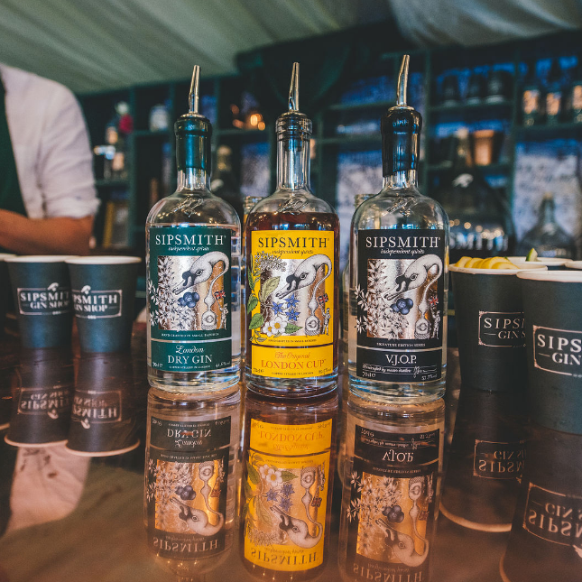 Sipsmith-Gin-Travelling-Gin-Shop-Copper-Bar-Gin-Bottles.png
