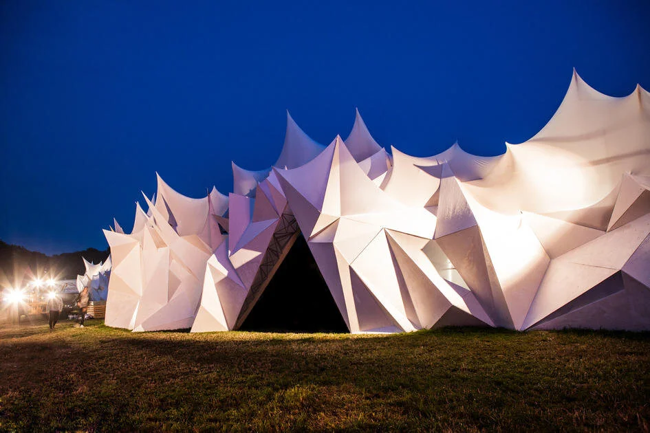 Glastonbury-2013-Shangri-La-Heaven-Frontage-Triangles.jpg