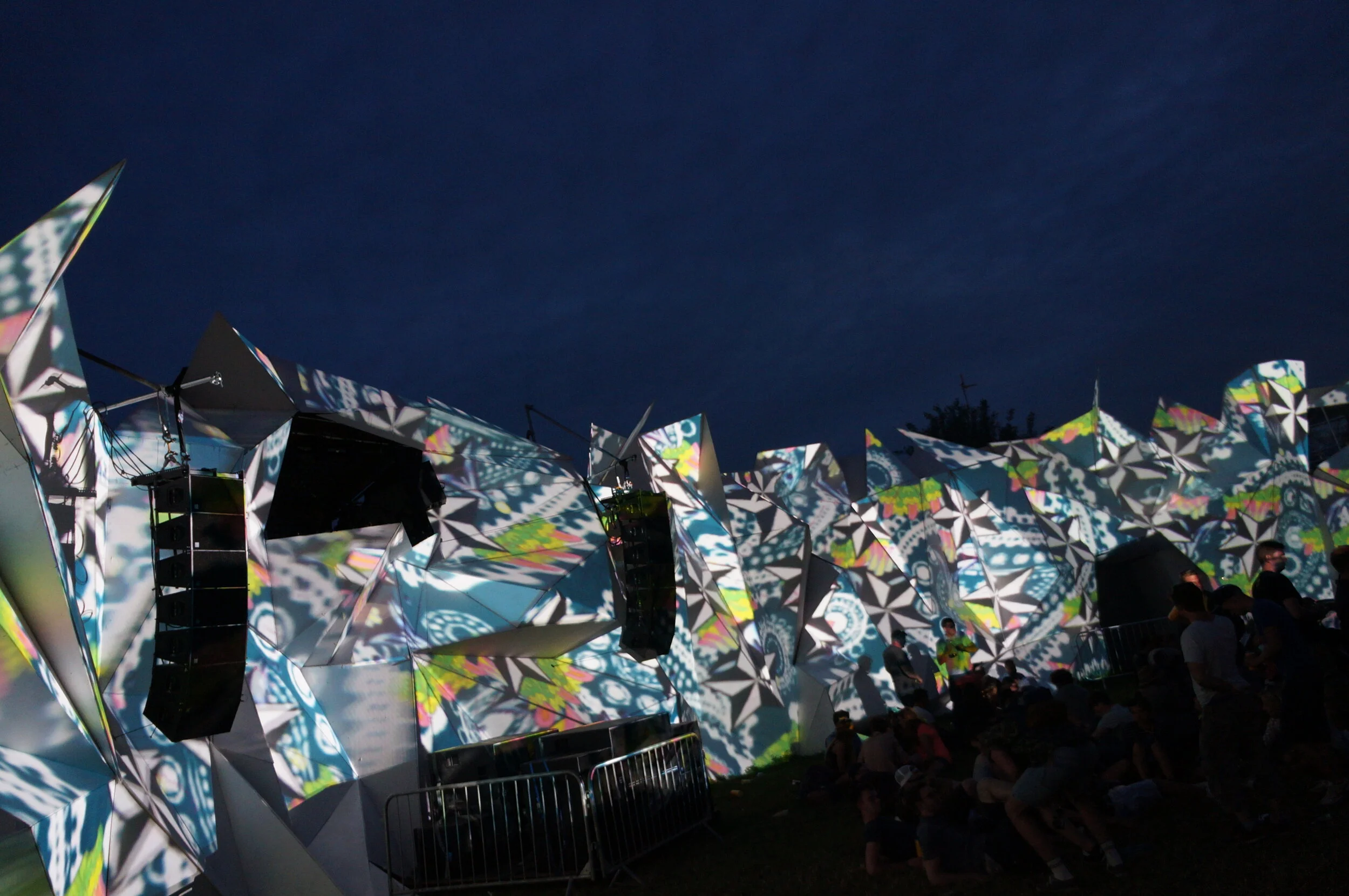 Glastonbury-2014-Shangri-La-Heaven-Frontage-Video-Mapped-4.jpg