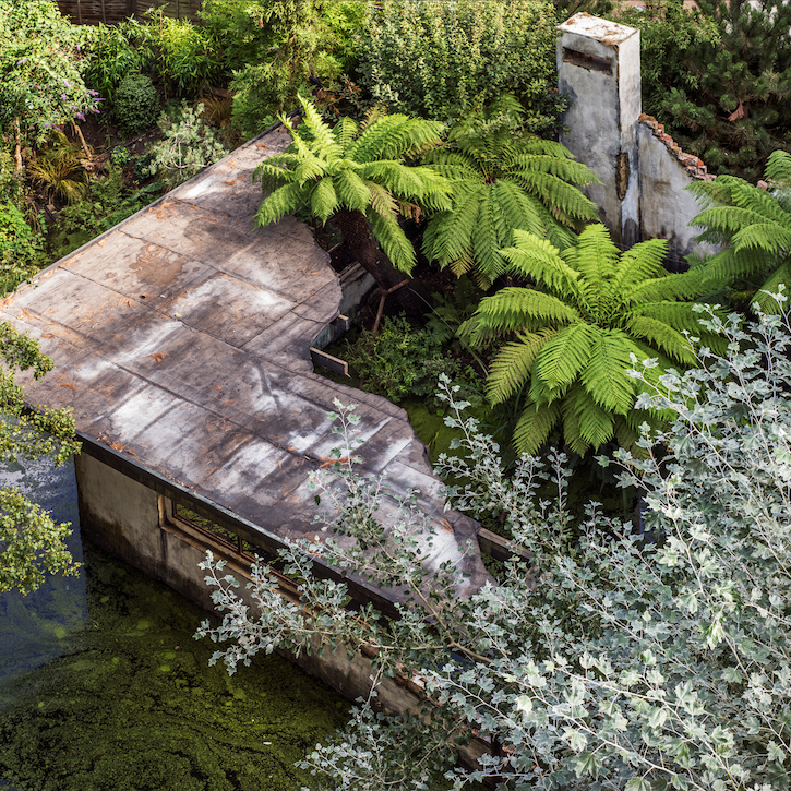 Victoria-Miro-Gallery-Alex-Hartley-Modernist-Ruin-Union-Canal-Roof-From-Above.png