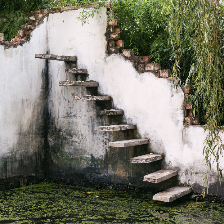 Victoria-Miro-Gallery-Alex-Hartley-Modernist-Ruin-Union-Canal-Stairs-To-Nowhere.png