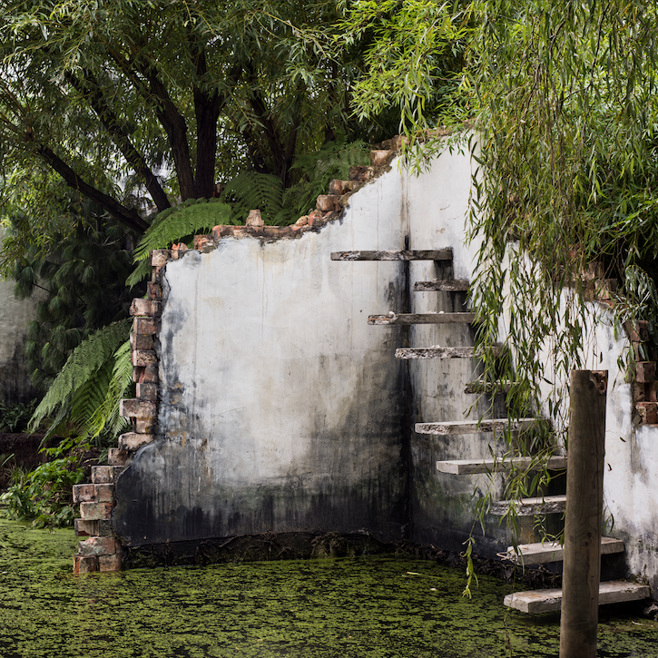 Victoria-Miro-Gallery-Alex-Hartley-Modernist-Ruin-Union-Canal-Stairs-Detail.png