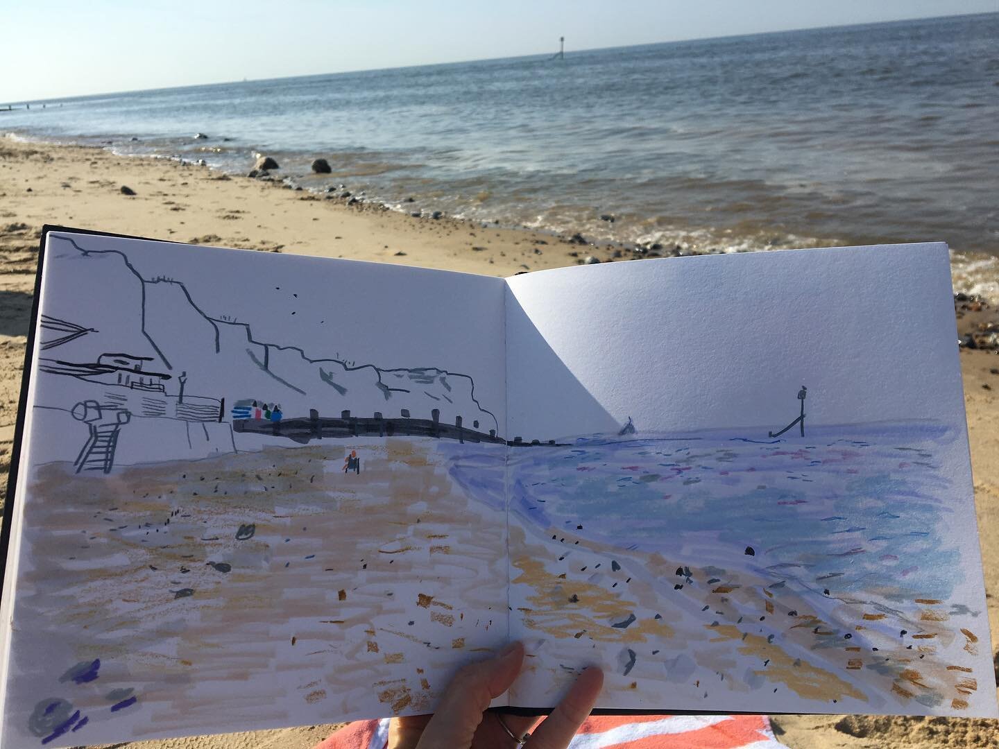 Draw draw draw 🍦🐚✏️ Seaside sketch, Norfolk. 10 minutes mixed media #walktosee #drawingoftheday #drawdrawdraw #norfolk #seaside #illustrator #illustration #illustrationartists #illustratorsoninstagram