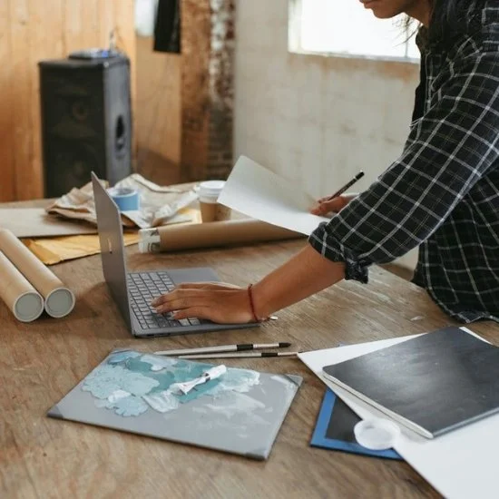 Beginners guide: How to use AI in your small business (2024).