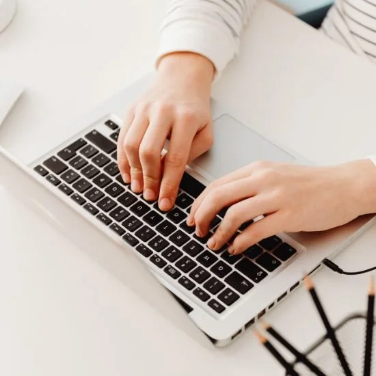 Above the Fold: How to Write Hero Copy That Captures High-Intent Leads in 3 Seconds