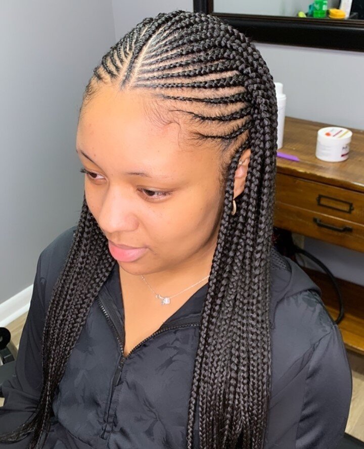 Tired of waking up early just to do your hair??😴⁠
⁠
Then go ahead and book this simple and cute hairstyle!⁠
Be ready to just wake up and go🥳⁠
⁠
Style: Tribal Braids/knotless braids in the back⁠
Length Check☑️ -(waist-length)⁠
Book The Look! 💄✨⁠
⁠