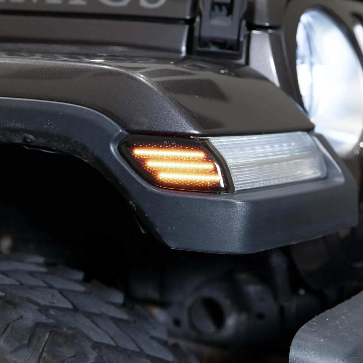 fl0061_jeep_wrangler_jl_studio_mid_on_1_1.jpg