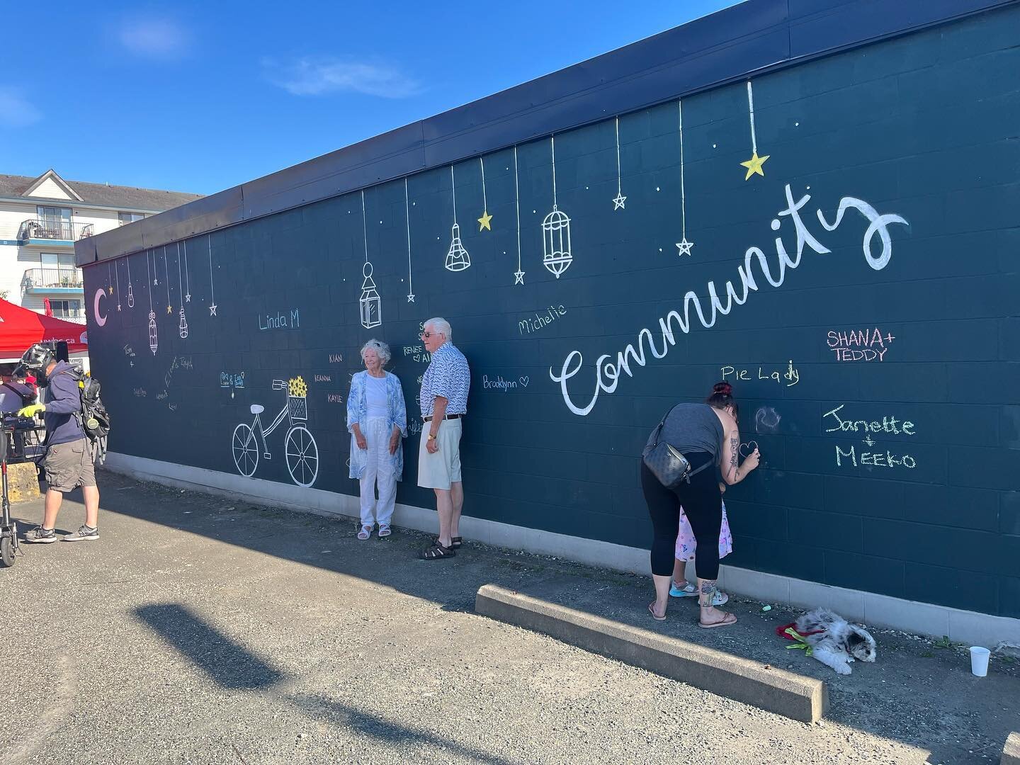 Come on down to 7484 Vedder Rd. for our community party and sign our mural wall!

Activities,  music , treats and face painting 🤩🫶

@natashas_bakedgoods 
@sardisunitedway 
@moonstruckmobile 
@valleyweddings @wildforagercatering @happyhomesstagingco