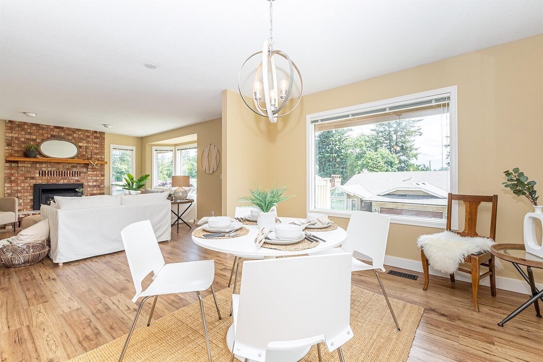 ☀️Open House ☀️

27b 7001 Eden Drive
Chilliwack, BC, Sardis 

Bright, spacious 2 bedroom, 2 bathroom, upper level garden home, in the sought after 55 plus gated community of Edenbank. Tons of natural light in this beautiful open concept home with two