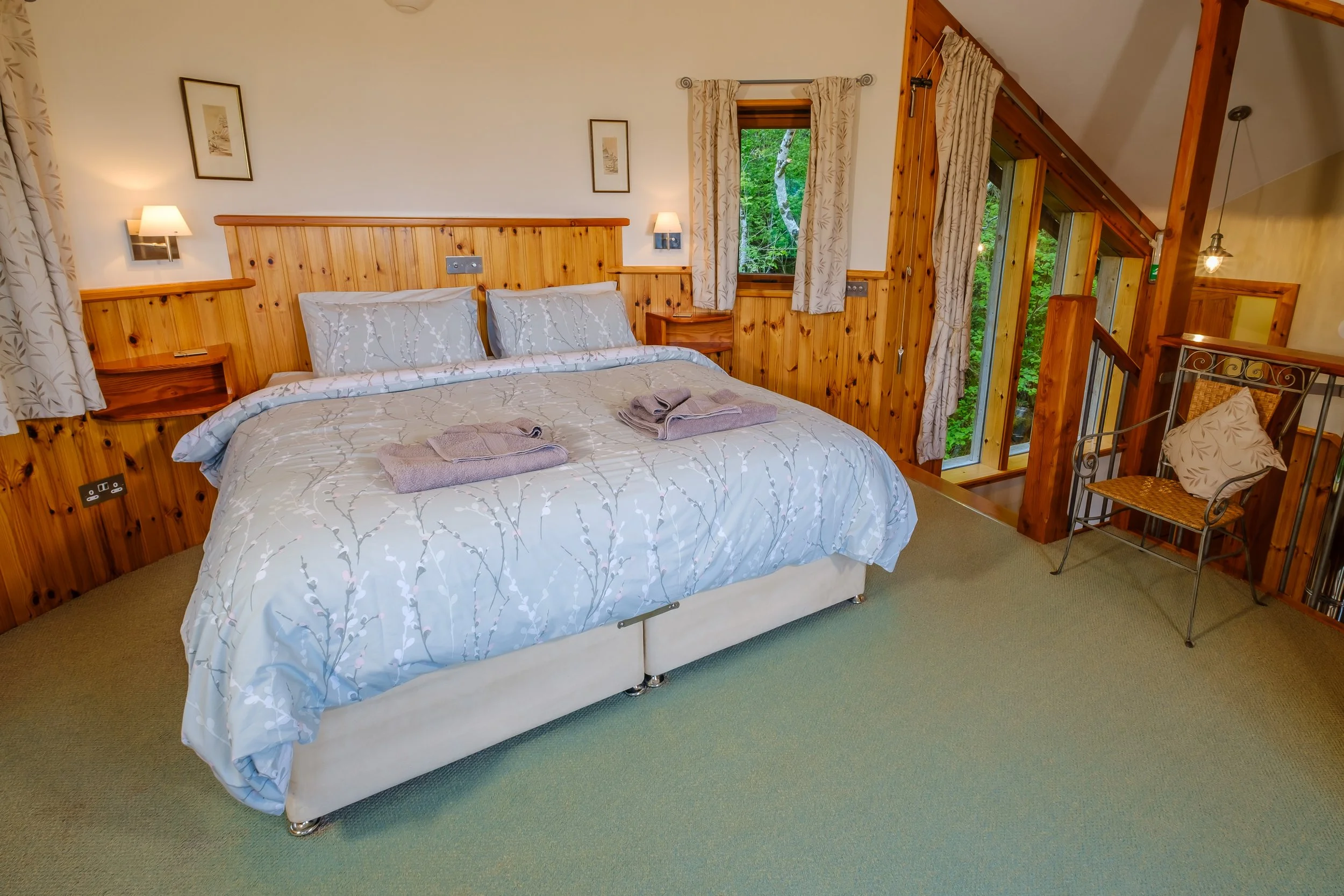Unique circular bedroom with tower and balcony overlooking woodland and Loch Sunart. Usige Beo Self catering cottage on the shores of Loch sunart,  Ardnamurchan (Copy)