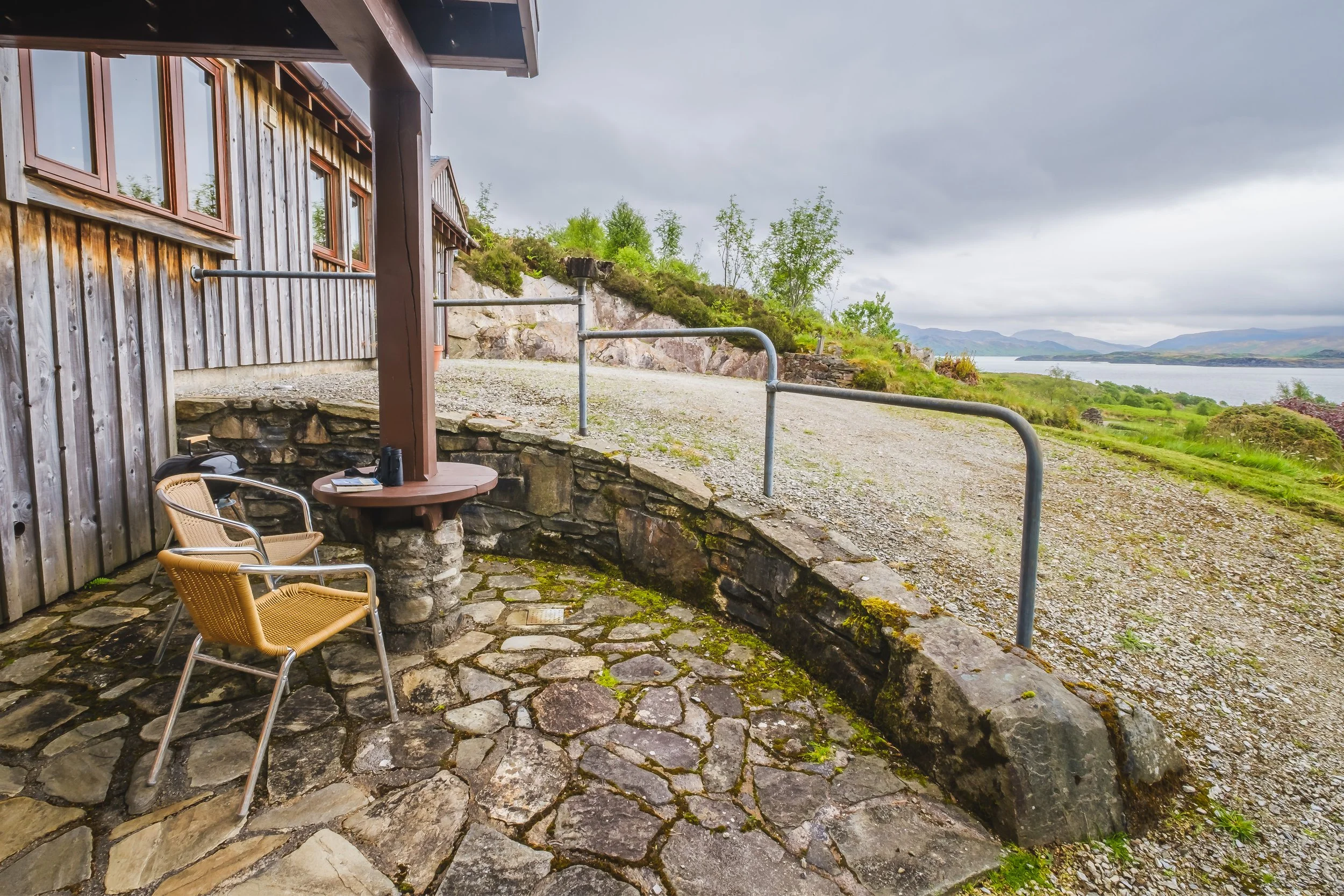 Front seating area, great for wildlife spotting. Usige Beo Self catering cottage on the shores of Loch sunart,  Ardnamurchan (Copy)