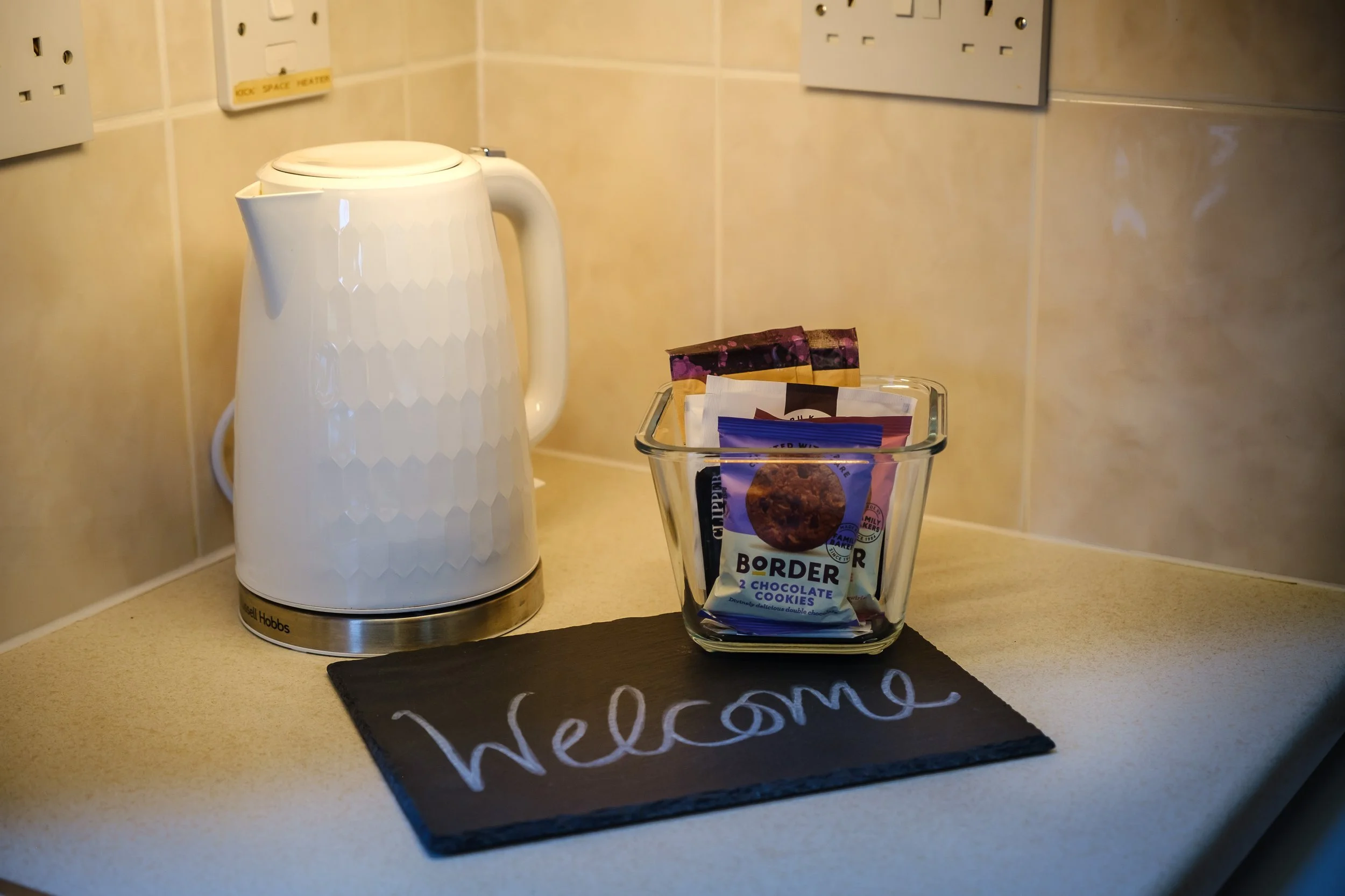 Welcome tea, coffee and biscuits. Well equipped kitchen. Camas bàn cottage, self catering cottage for 2 -4 people on the shorefront of Loch Sunart, Ardnamurchan (Copy)