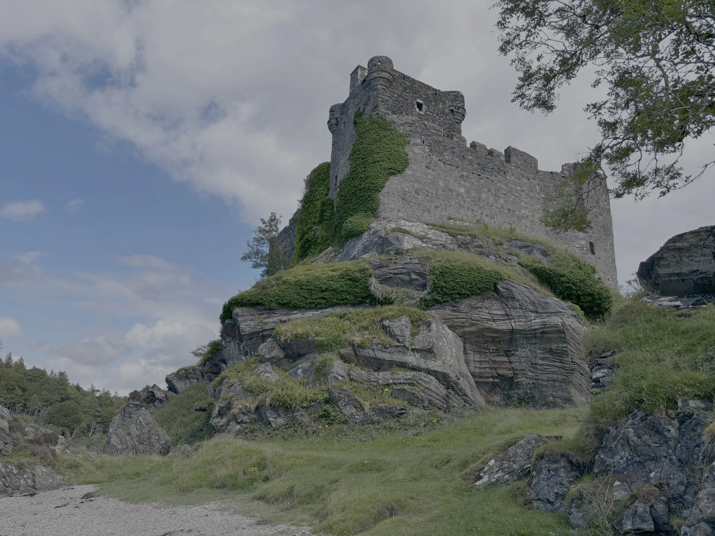 castle tioram.jpg