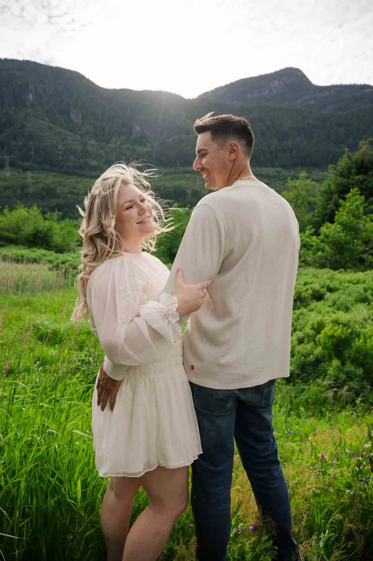 squamish engagement photo 004.jpg