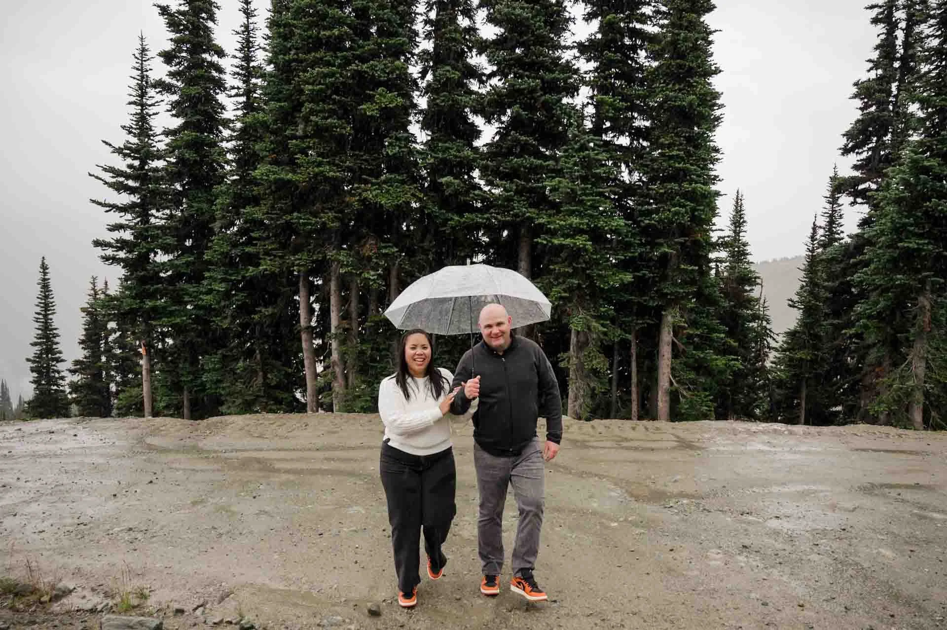 rainy engagement photos 007.jpg