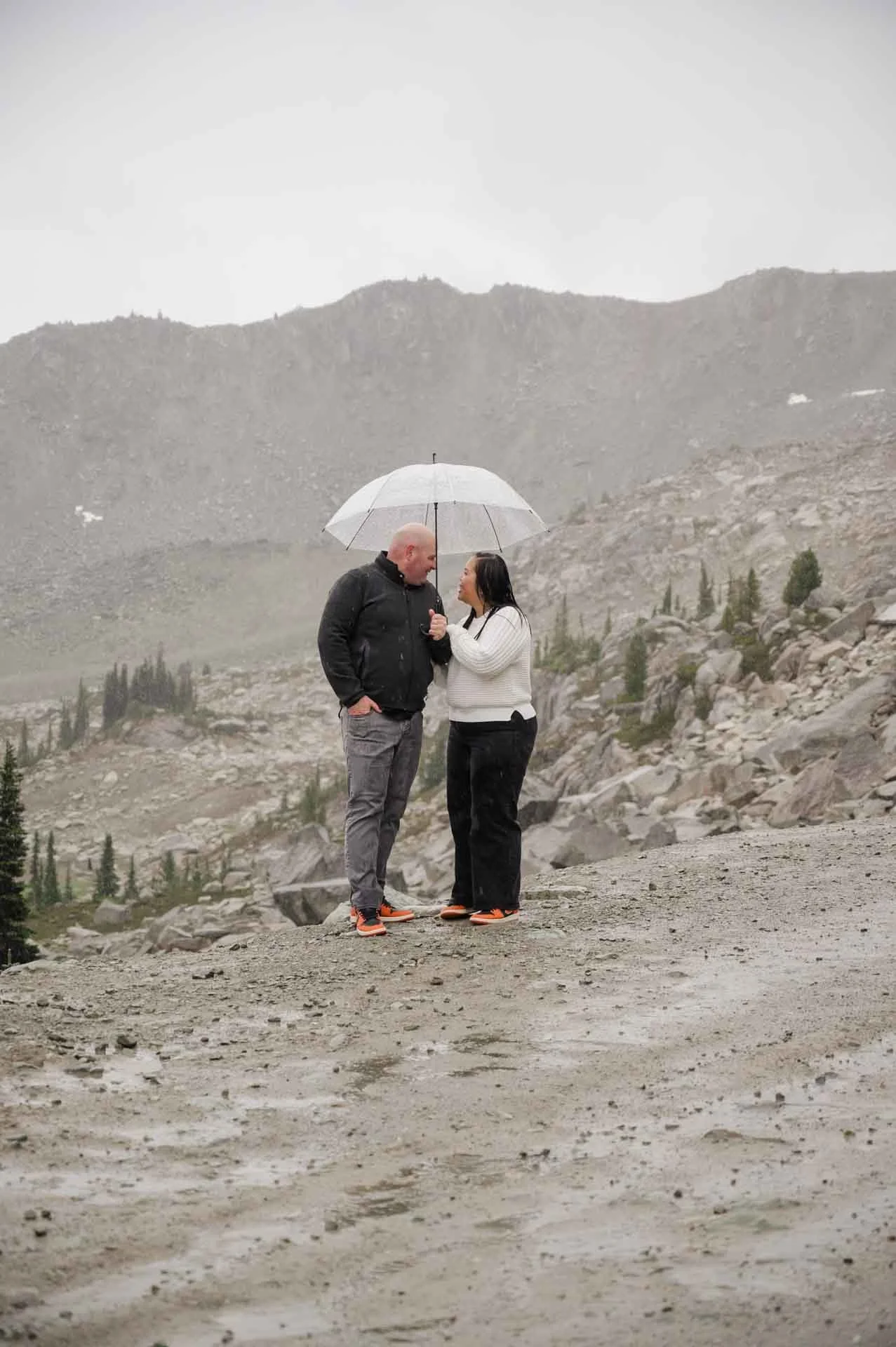 rainy engagement photos 017.jpg
