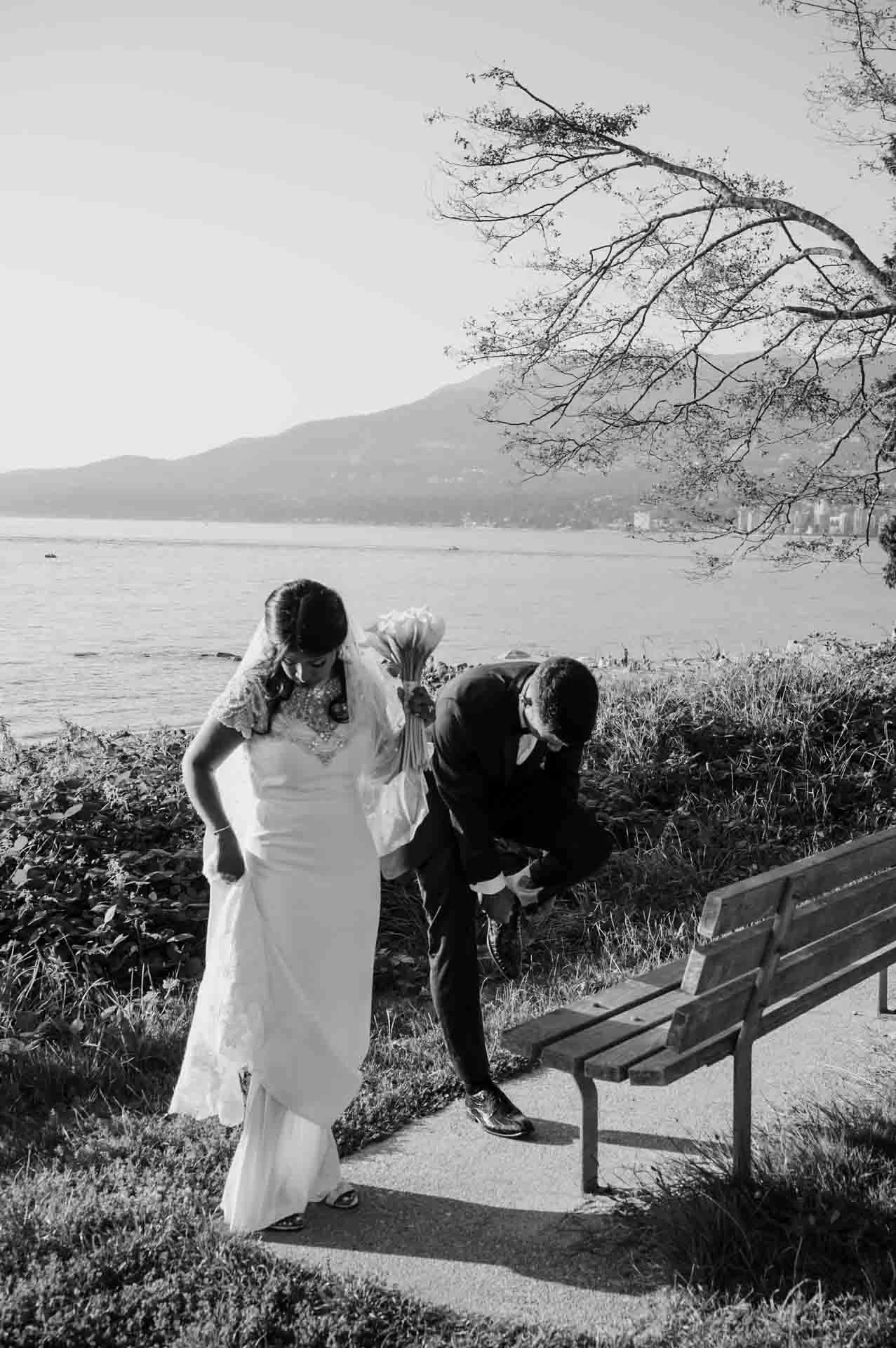 small intimate beach wedding photos 064.jpg