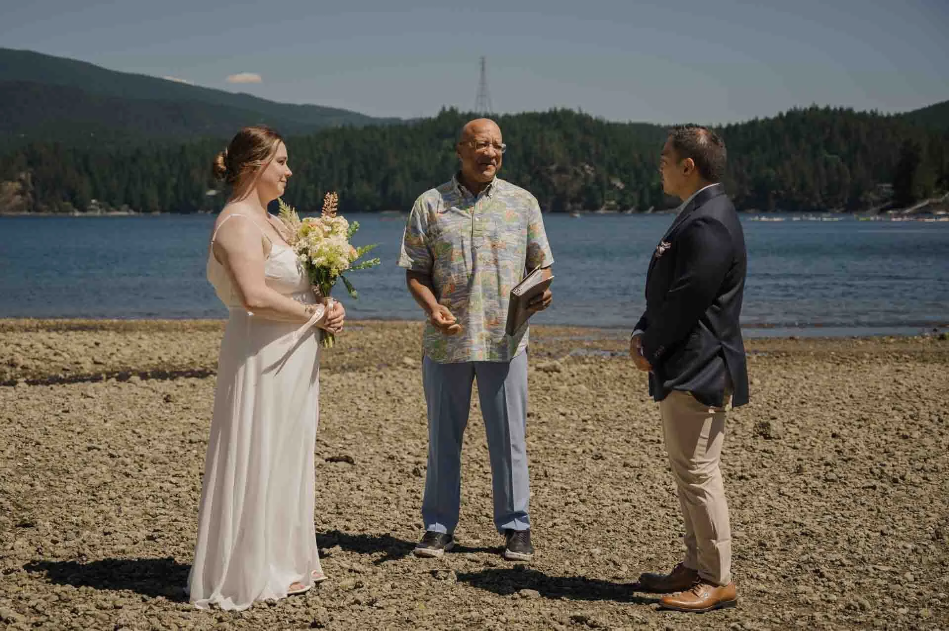 Deep cove elopement 009.jpg