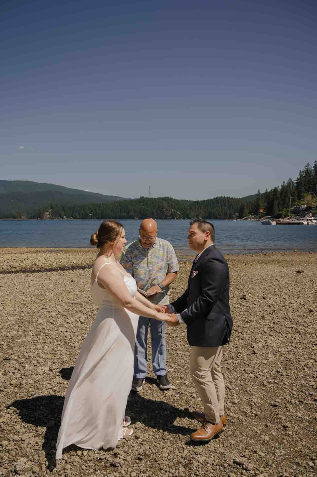 Deep cove elopement 014.jpg