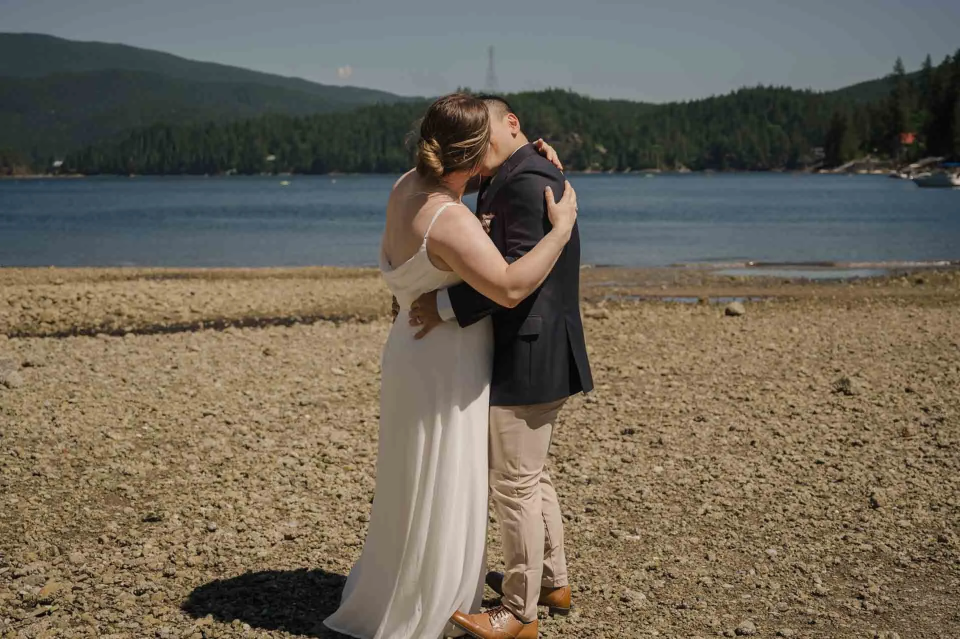 Deep cove elopement 022.jpg