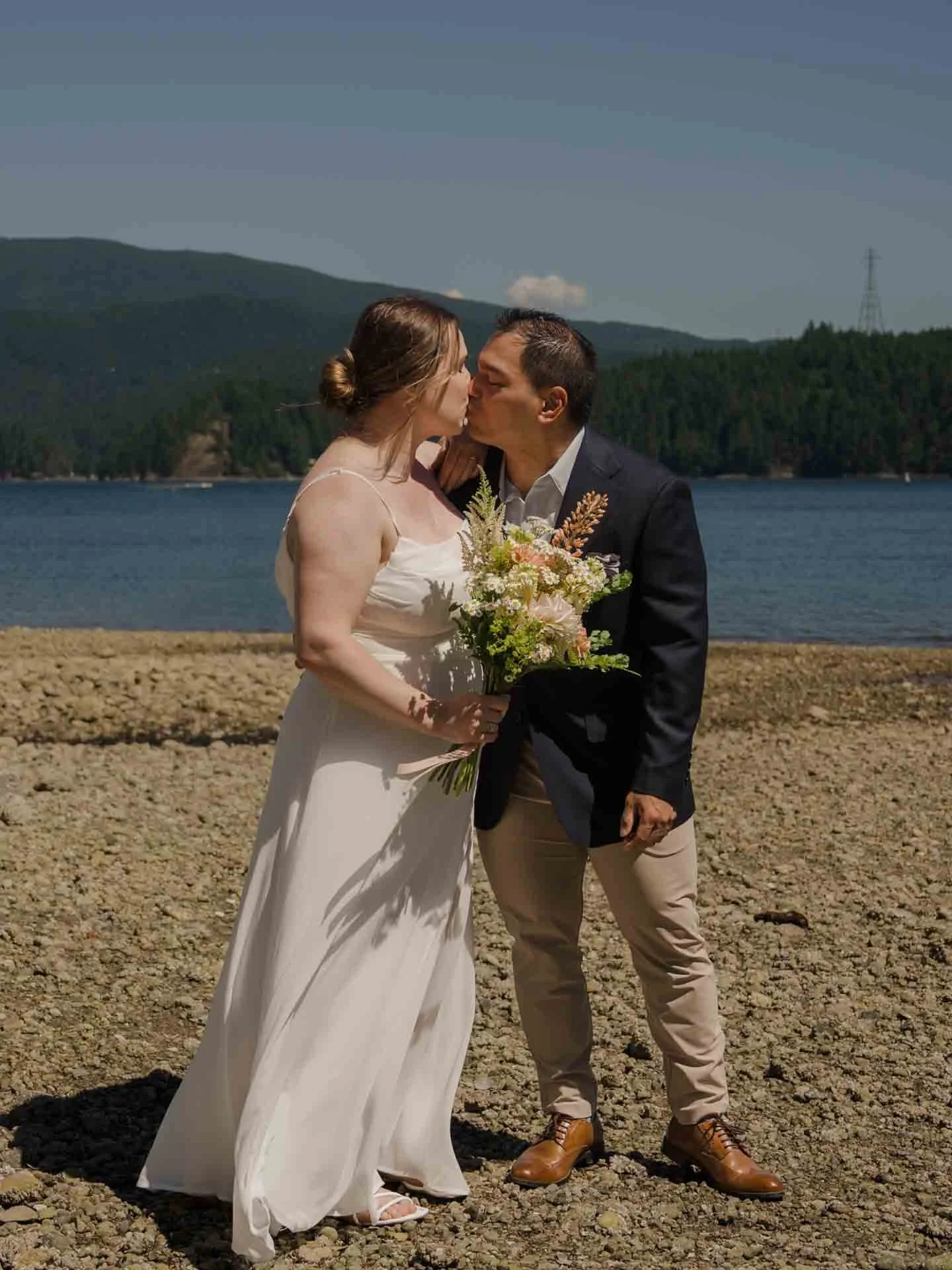 Deep cove elopement 024.jpg