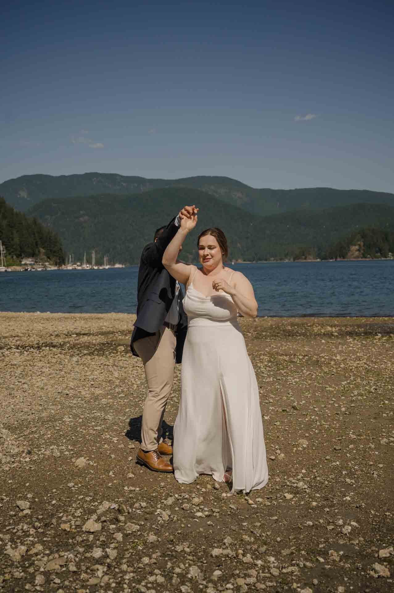 Deep cove elopement 037.jpg