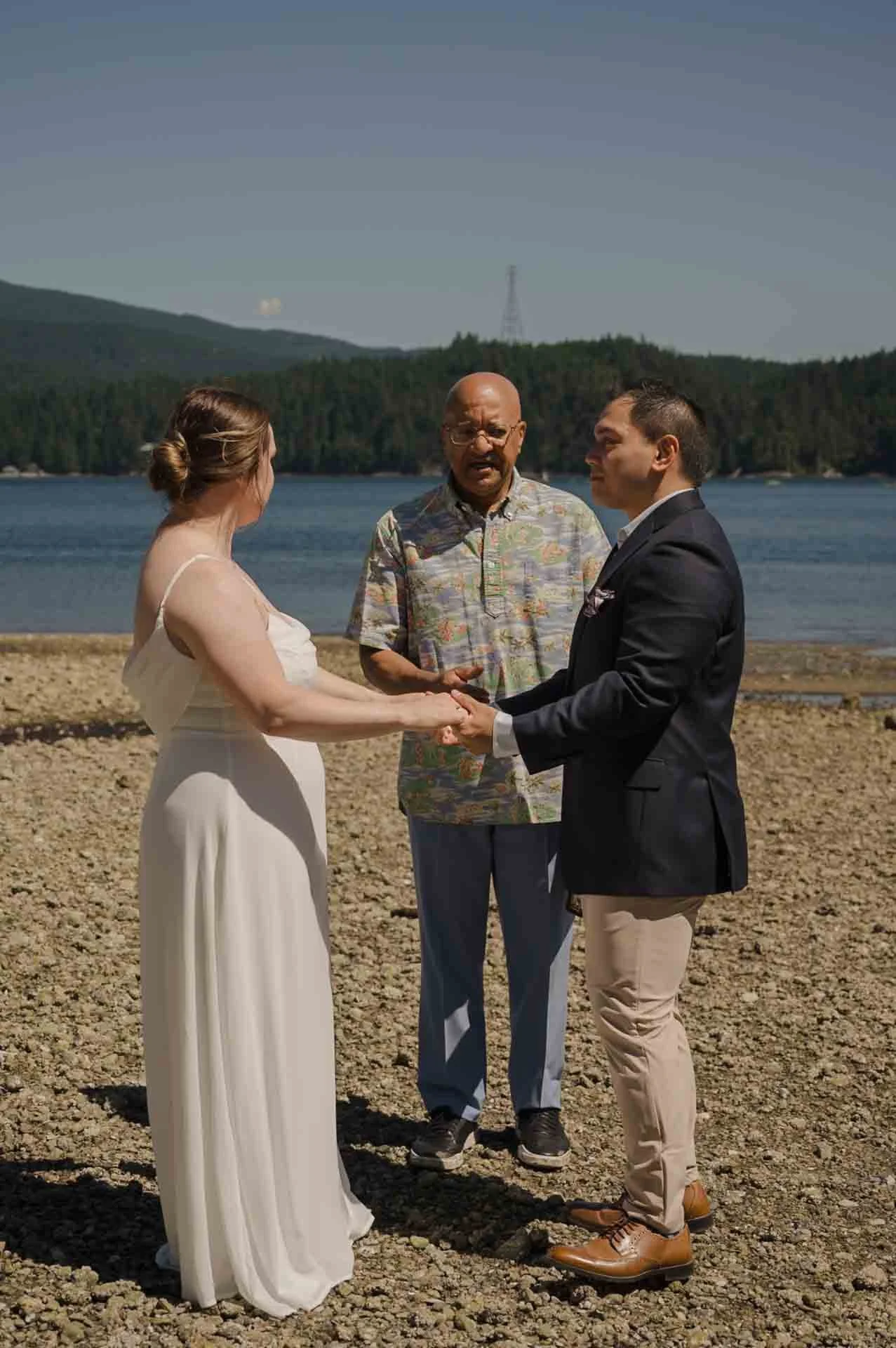 Places to Elope Outdoors in Vancouver 018.jpg