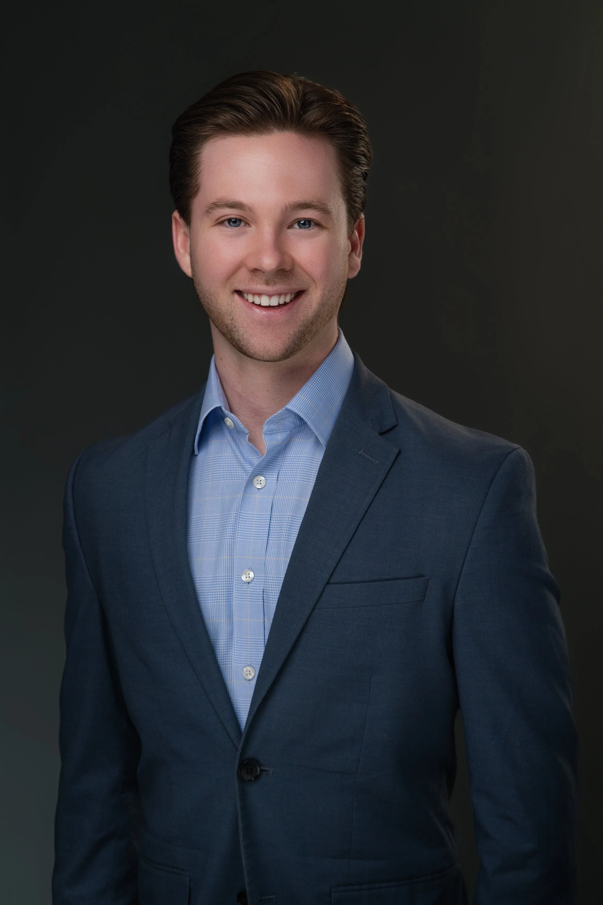 Andrew Headshot-04.jpg