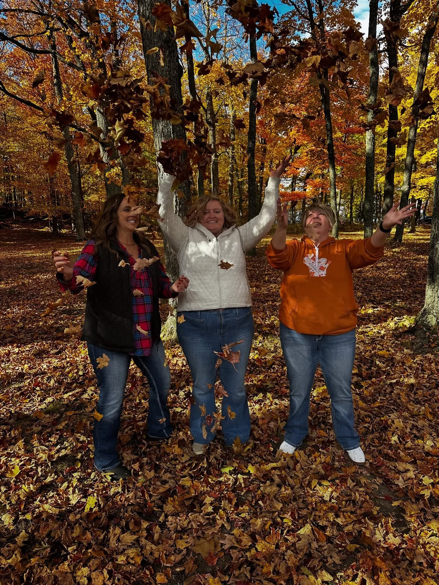 This is a reminder to grab some good friends and get out there and enjoy what&rsquo;s left to fall!🍂🍁