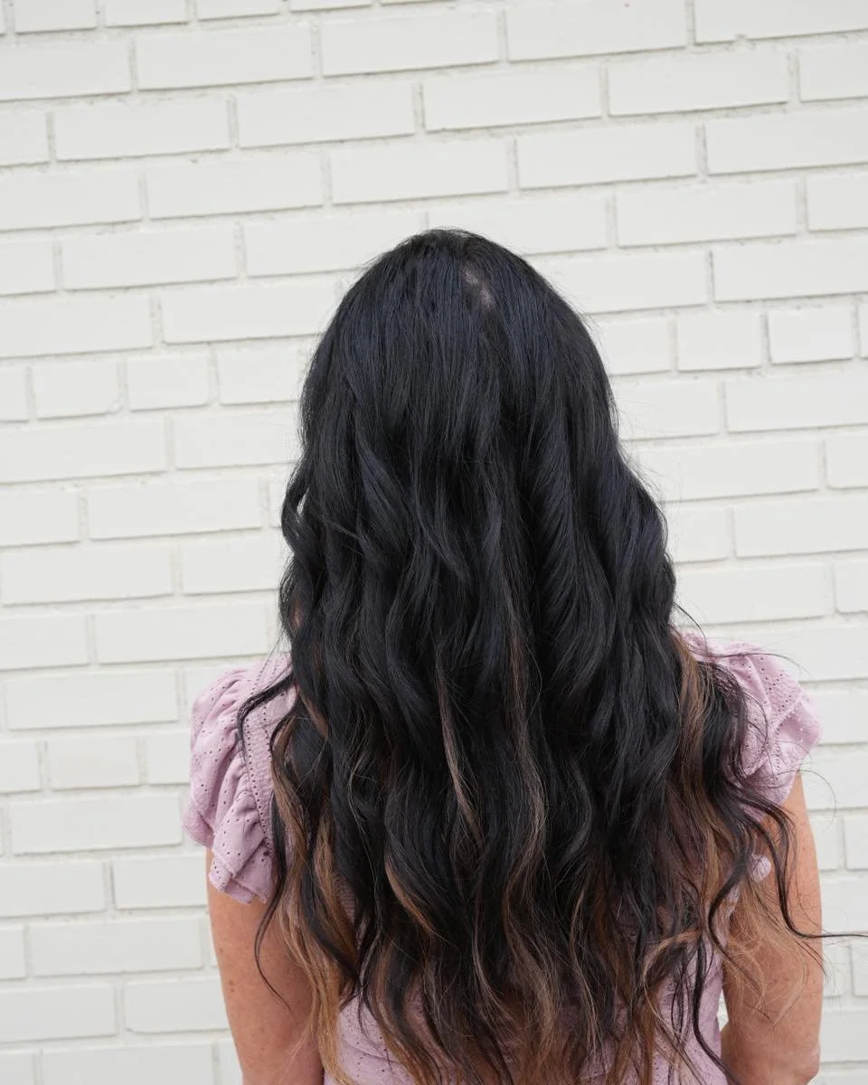 You just can&rsquo;t get those BRIGHT pops of blonde on black hair without compromise&hellip; unless you do it the smart way 😉
Here&rsquo;s the truth&mdash;lifting black hair that light?
🚫 Major damage risk
🚫 Breakage
🚫 Endless maintenance

OR&he