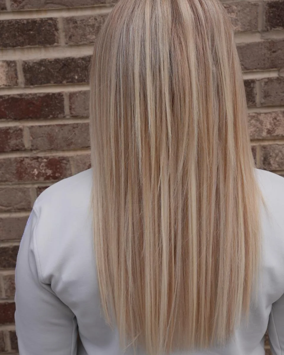 Extensions aren&rsquo;t just for &ldquo;sit still and look pretty&rdquo; girls&hellip; they&rsquo;re for ACTIVE women too
Yes&mdash;you can absolutely wear them while:
🐎 Riding horses (helmet and all)
🚤 Out on the boat, wind blowing, living your be