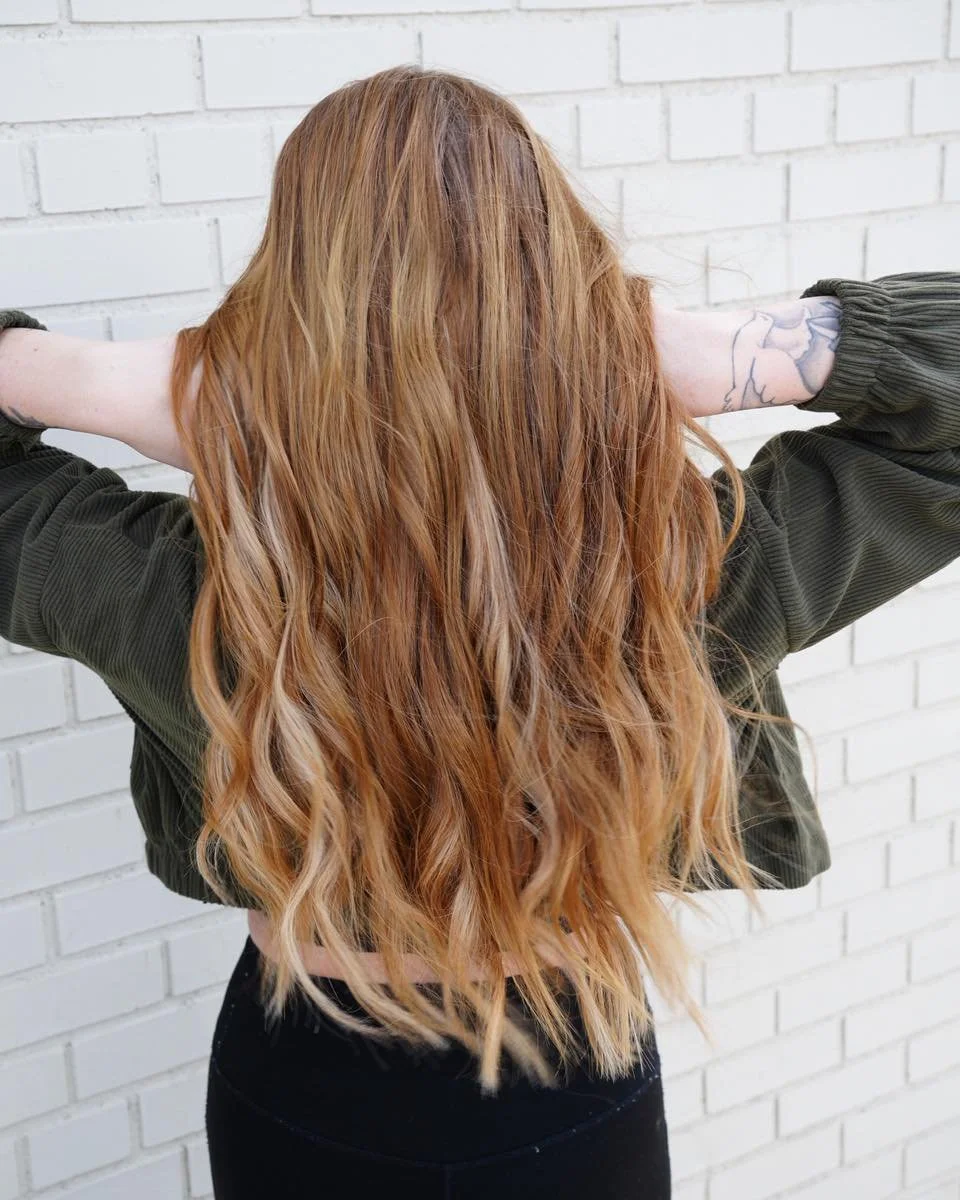 ✨ Your ends are the oldest part of your hair. Treat them that way!

A little Goldie Locks Signature Serum through your mids and ends can make a HUGE difference.

It helps add shine, tame frizz and keep those ends feeling soft instead of crispy.

Exte