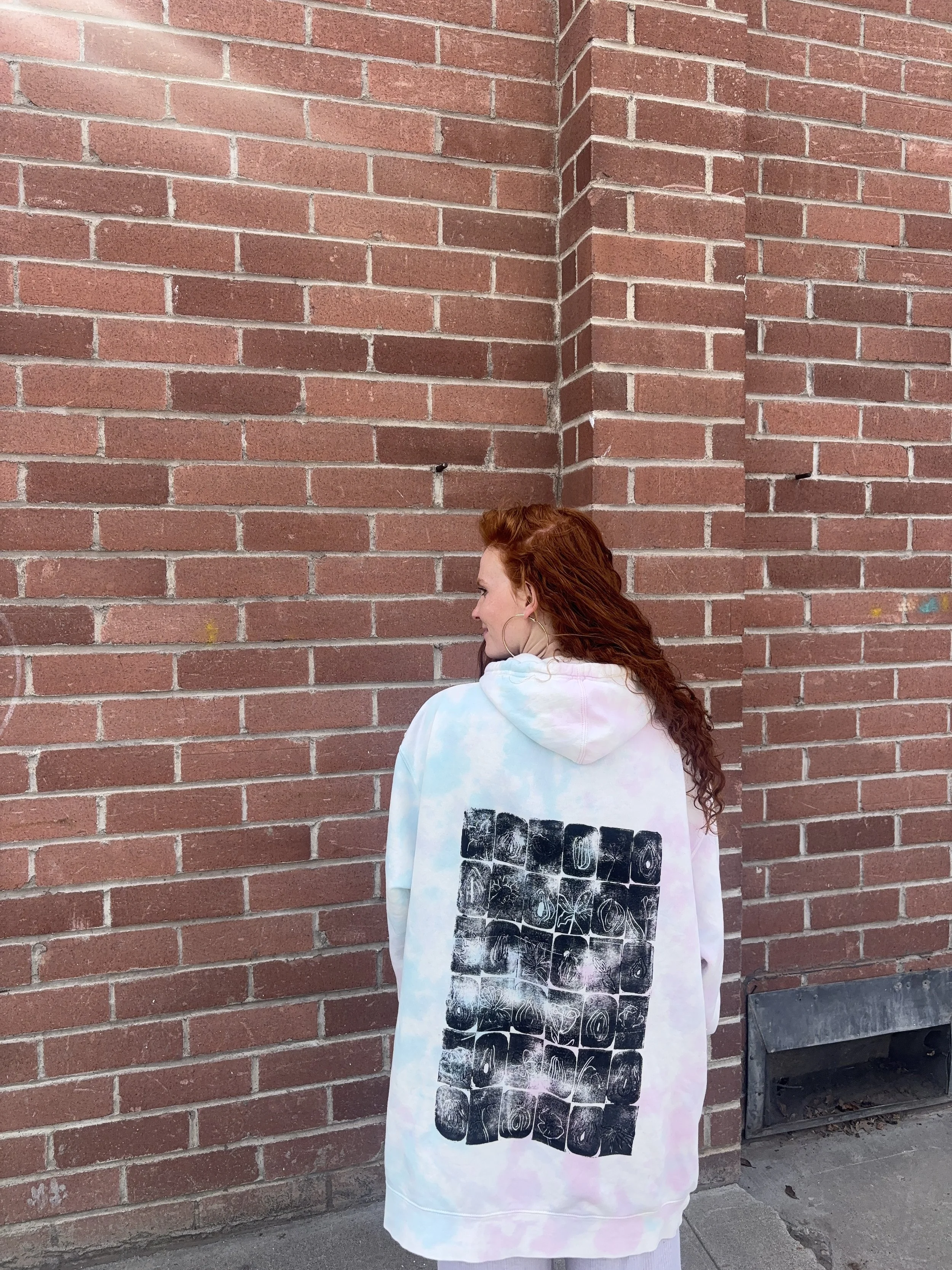 Flowers and Vulvas Hoodie XL