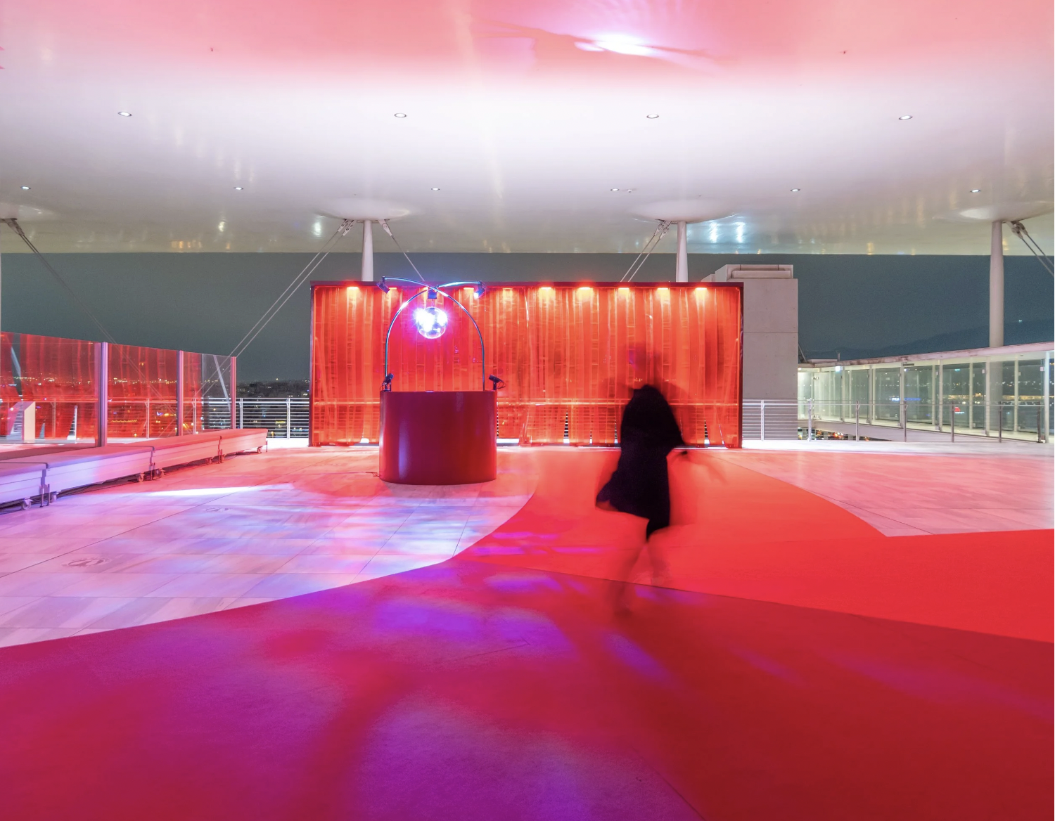 Xmas 360 Pop Up Bar for SNFCC