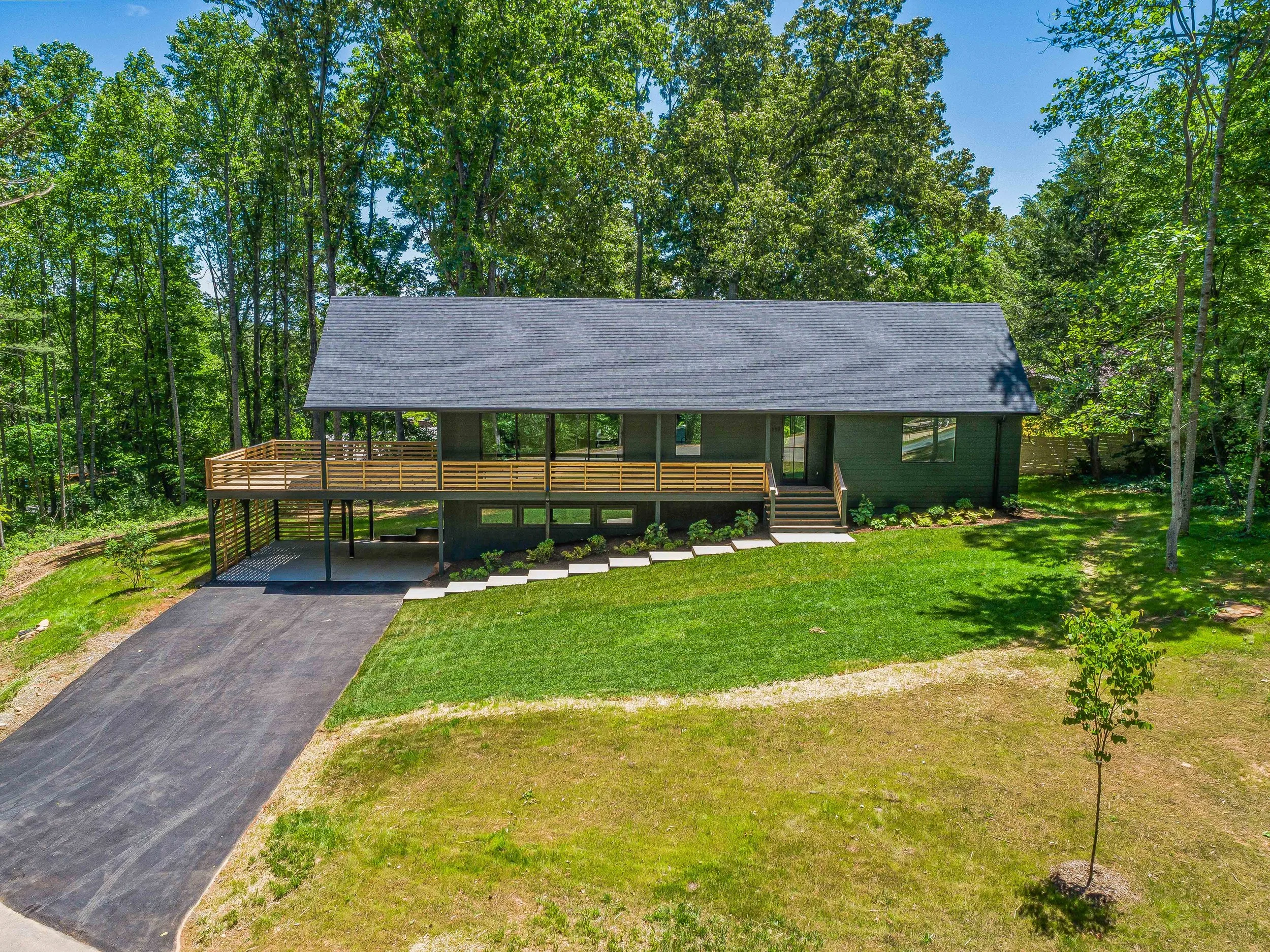 08-117 ENGLISH DR - 08.jpg