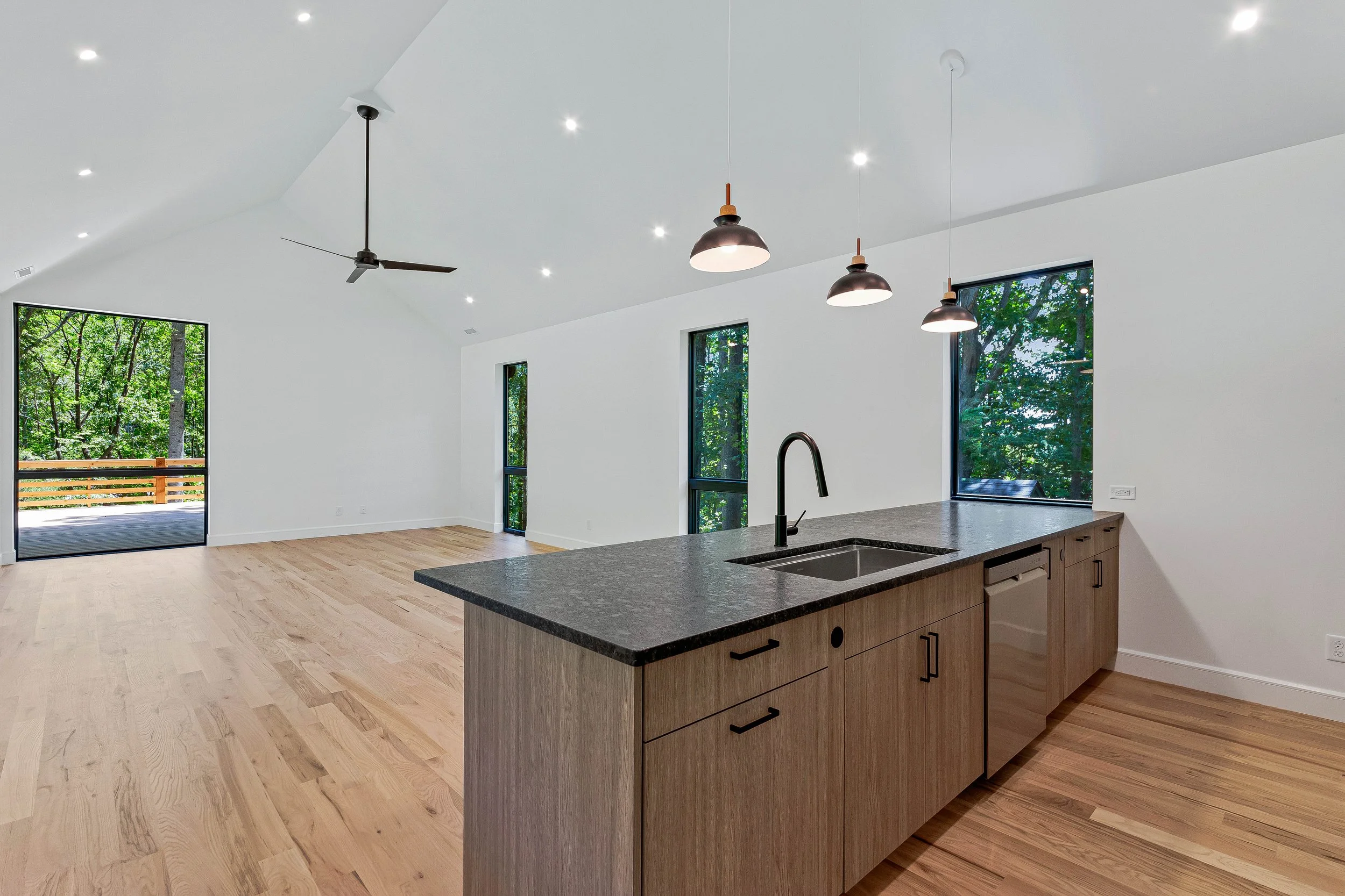 16-117 ENGLISH DR - 16.jpg