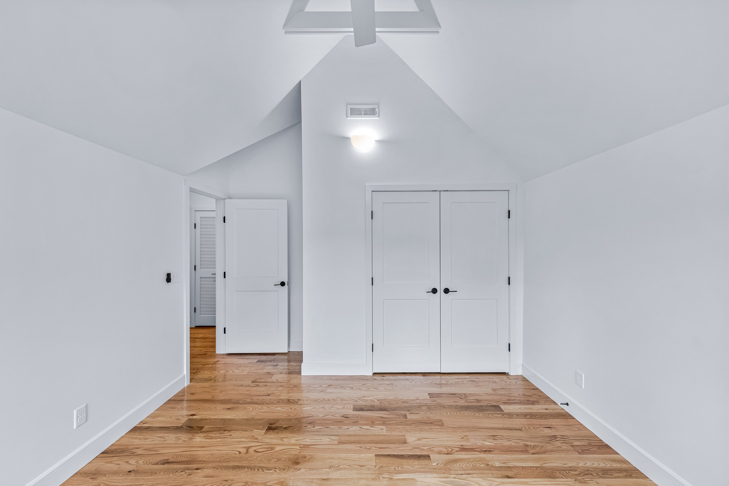 18-10 ENGLISH PLACE - 44.jpg