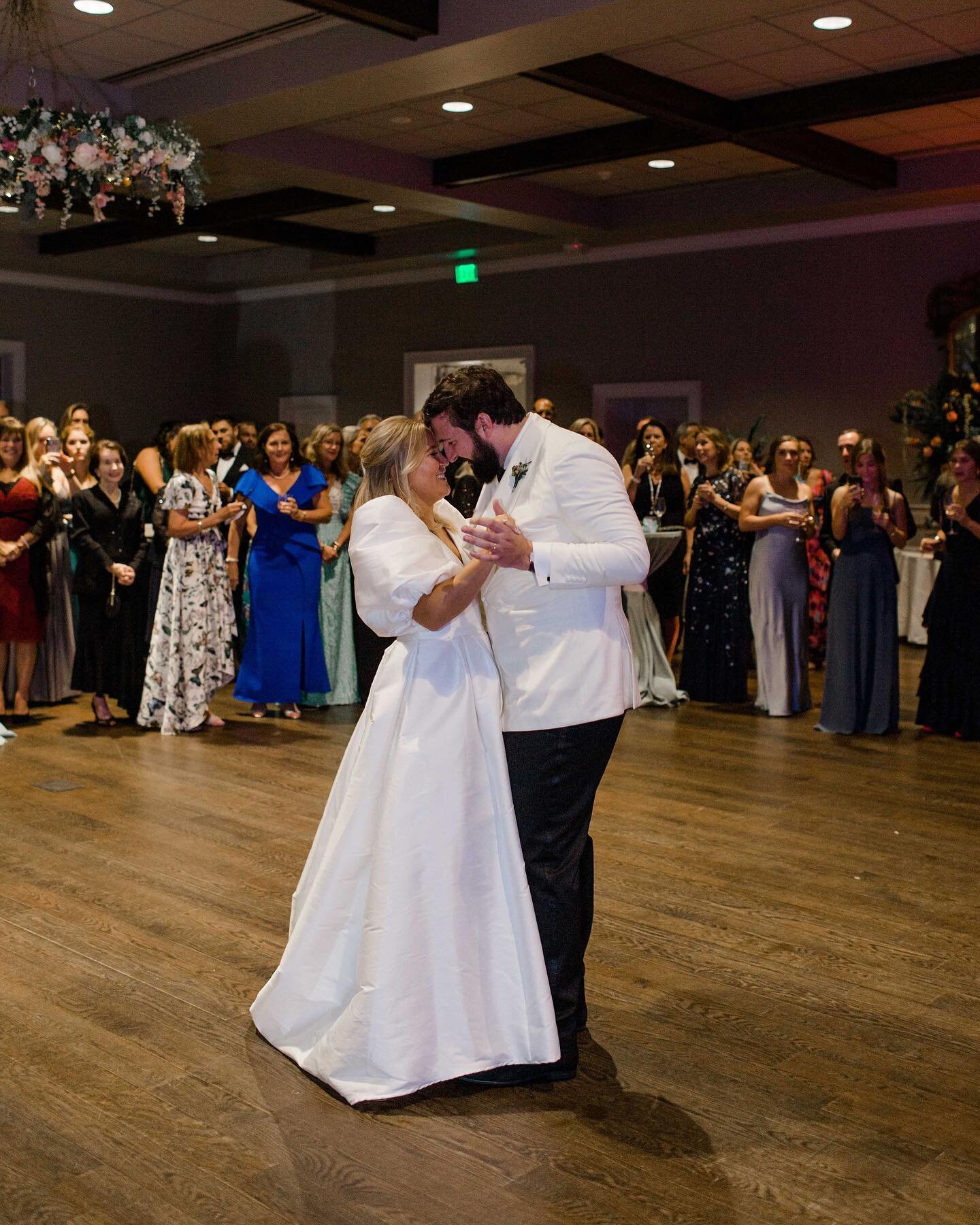 Ellinor &amp; Alec were 🤴🏻&amp;👸🏼 at finding special moments to connect throughout their dance ✨

📸 @jaydeephotos_

#wedding&nbsp;#firstdance&nbsp;#weddingdance&nbsp;#dancelessons&nbsp;#weddingdancelessons&nbsp;#weddingfirstdance&nbsp;#firstdanc
