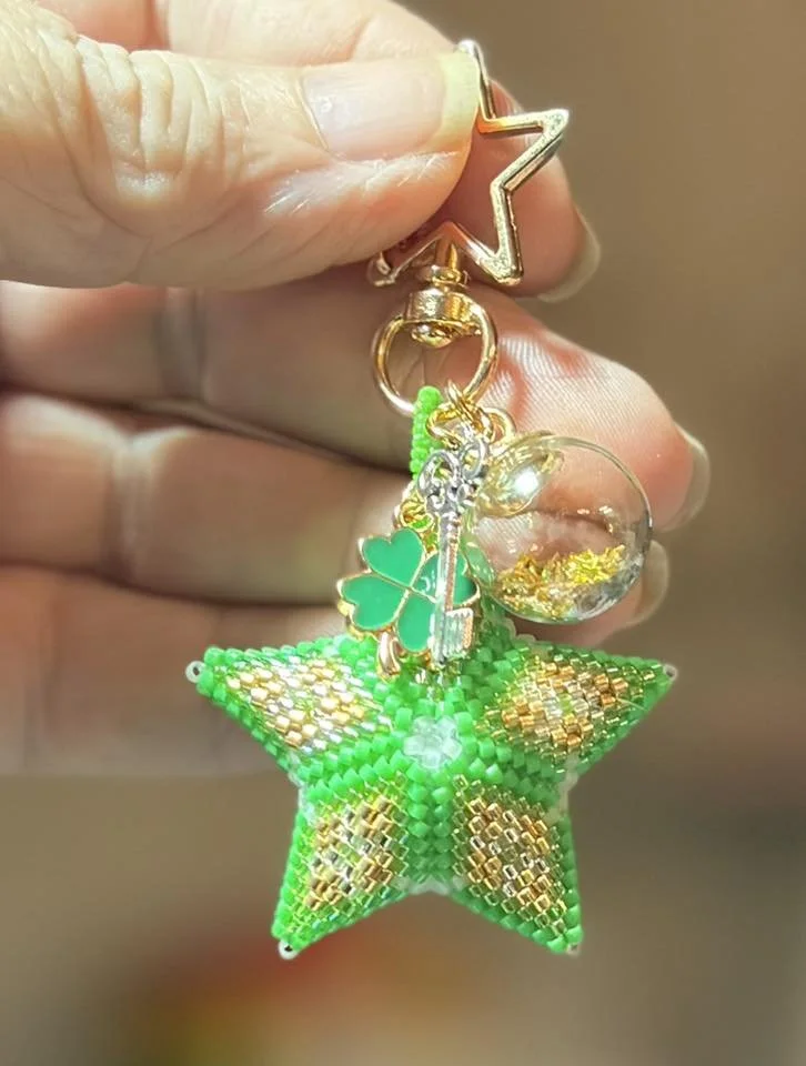 semi mini st paddy's day star 2026 with charms.jpg