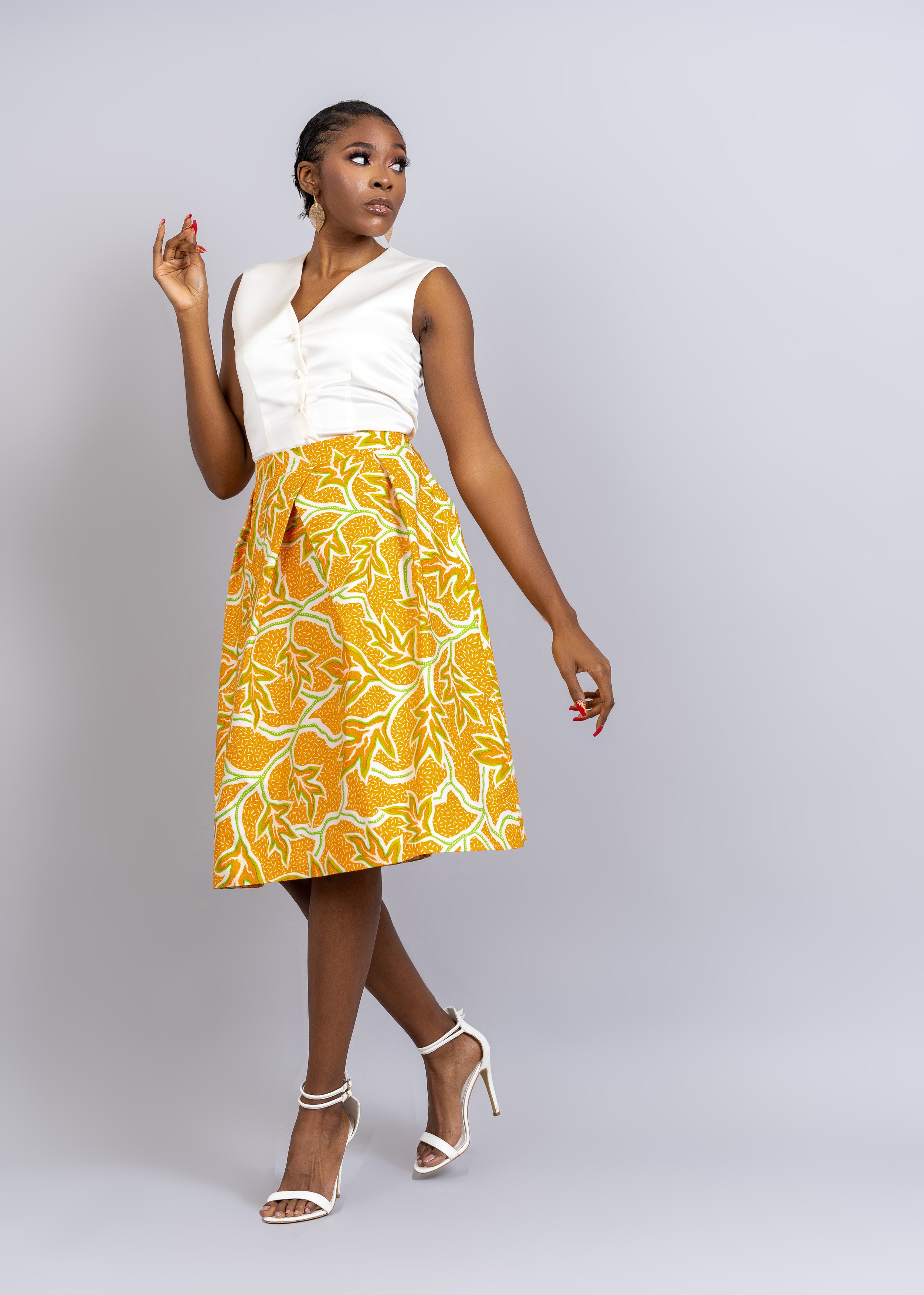CROWNED ELEGANCE8896_1.jpg