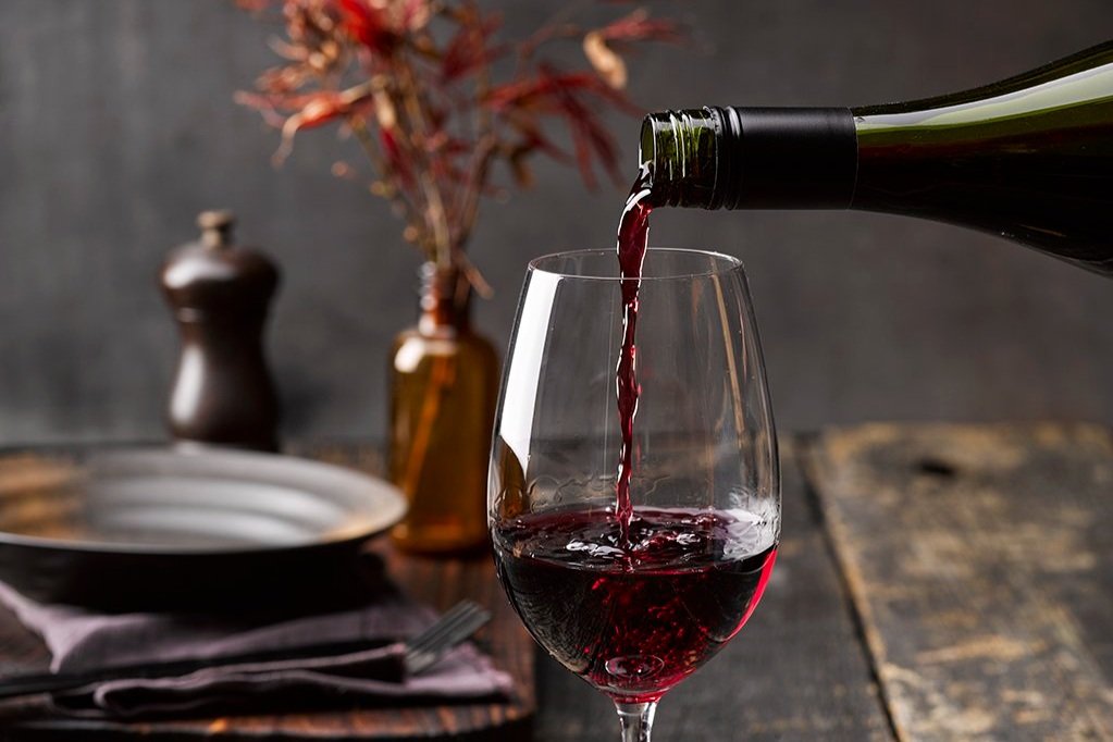 8 Types of Red Wine to Try Tonight tèr·ra·ve·nos